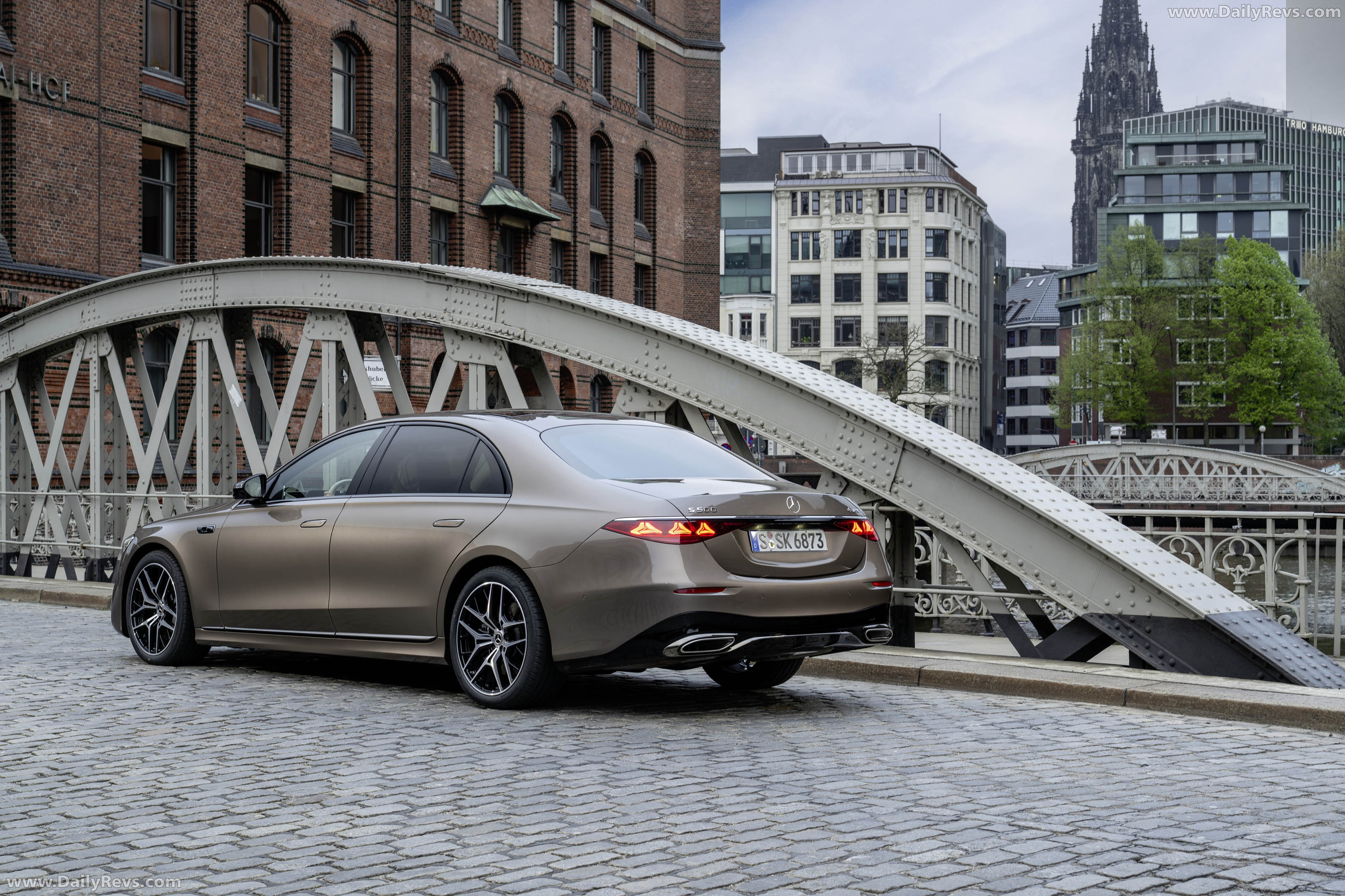 2027 Mercedes-Benz S 500 4MATIC W223 Rear View