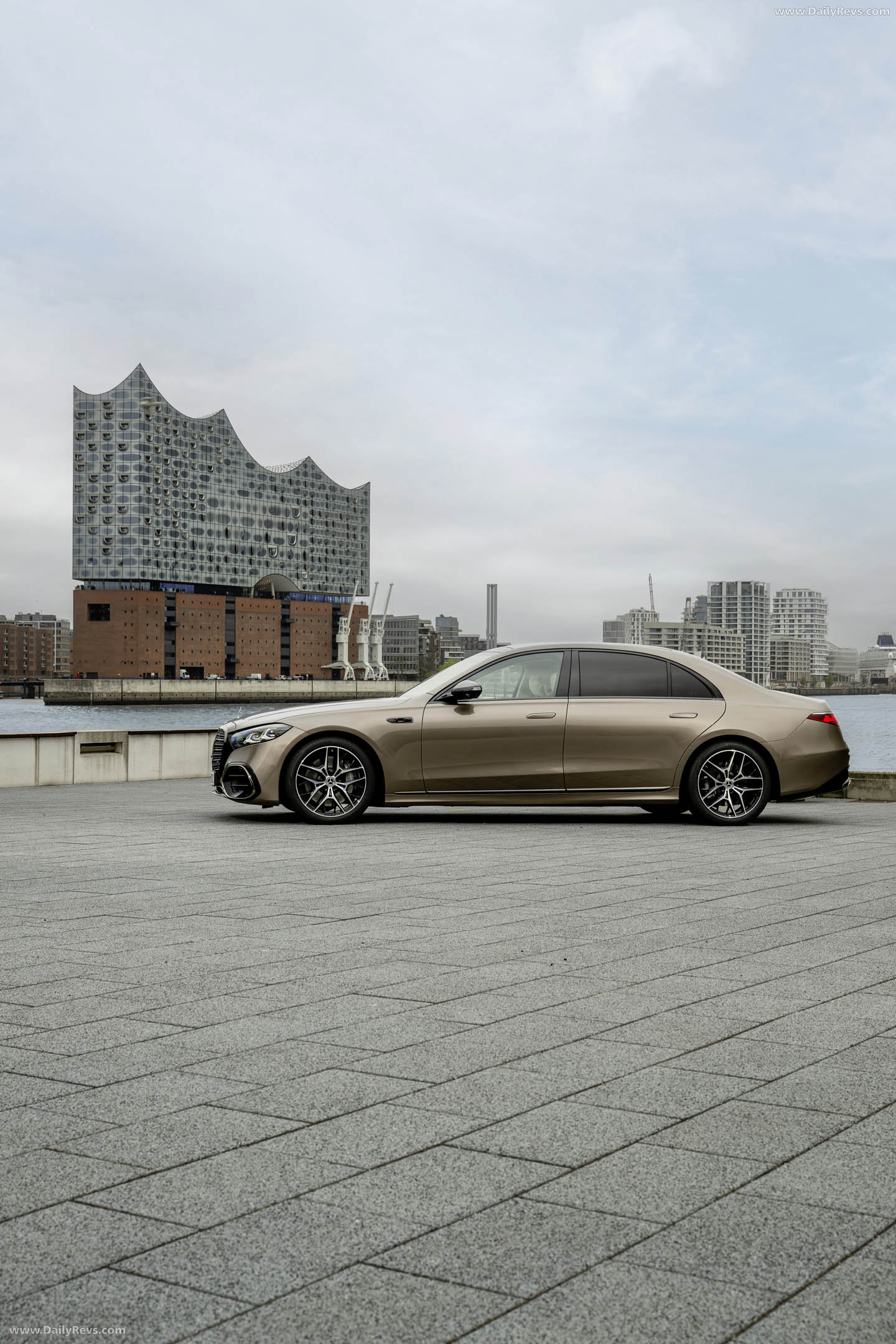 2027 Mercedes-Benz S 500 4MATIC W223 Side View