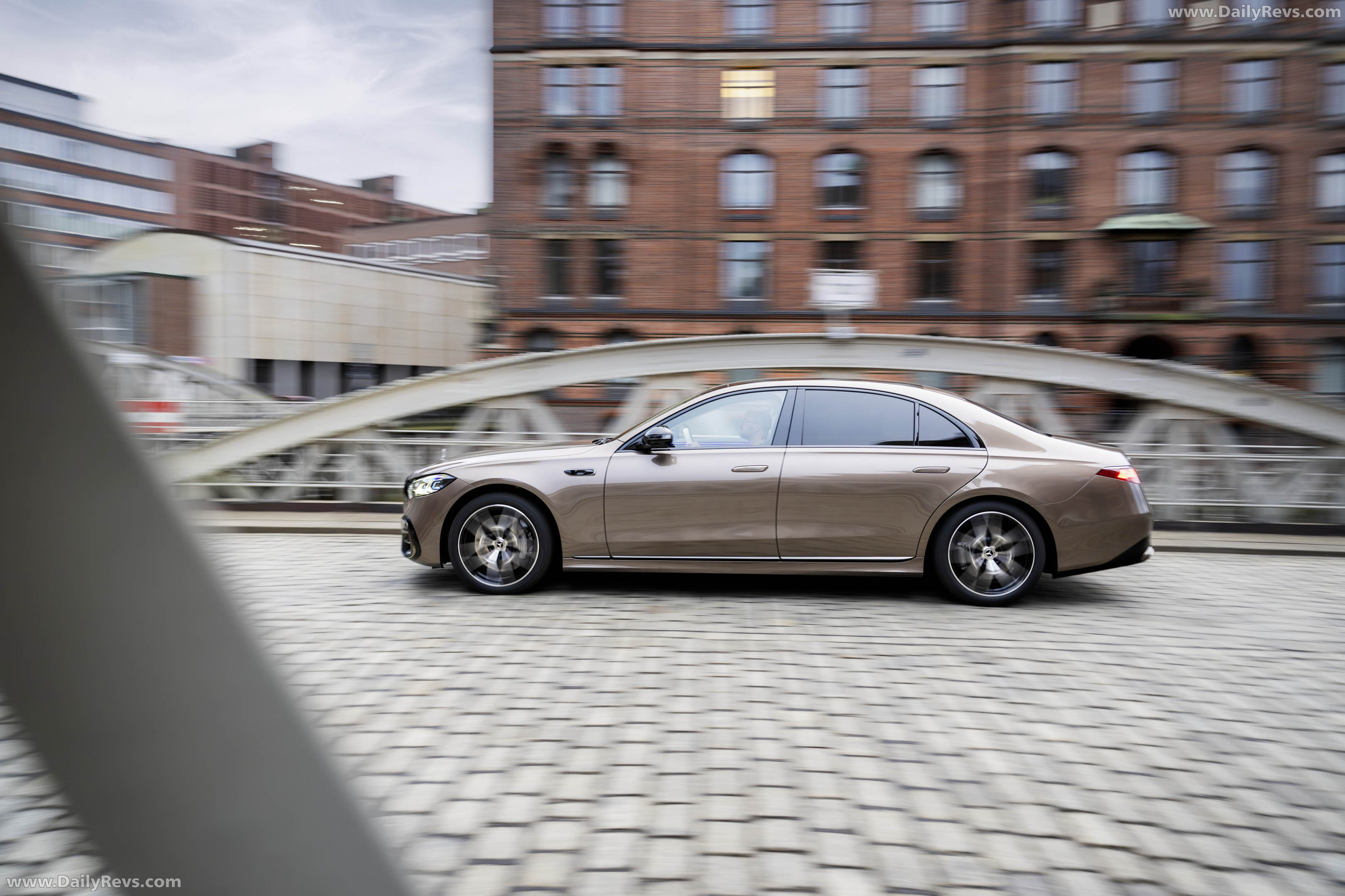 2027 Mercedes-Benz S 500 4MATIC W223 Side View