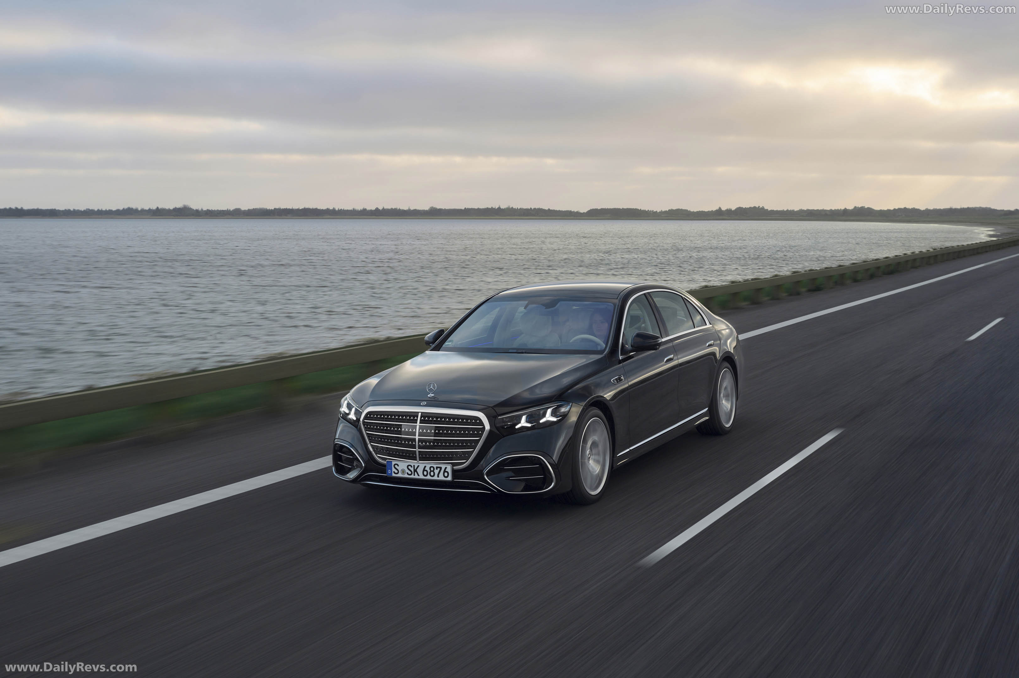 2027 Mercedes-Benz S 450 4MATIC W223 Front View