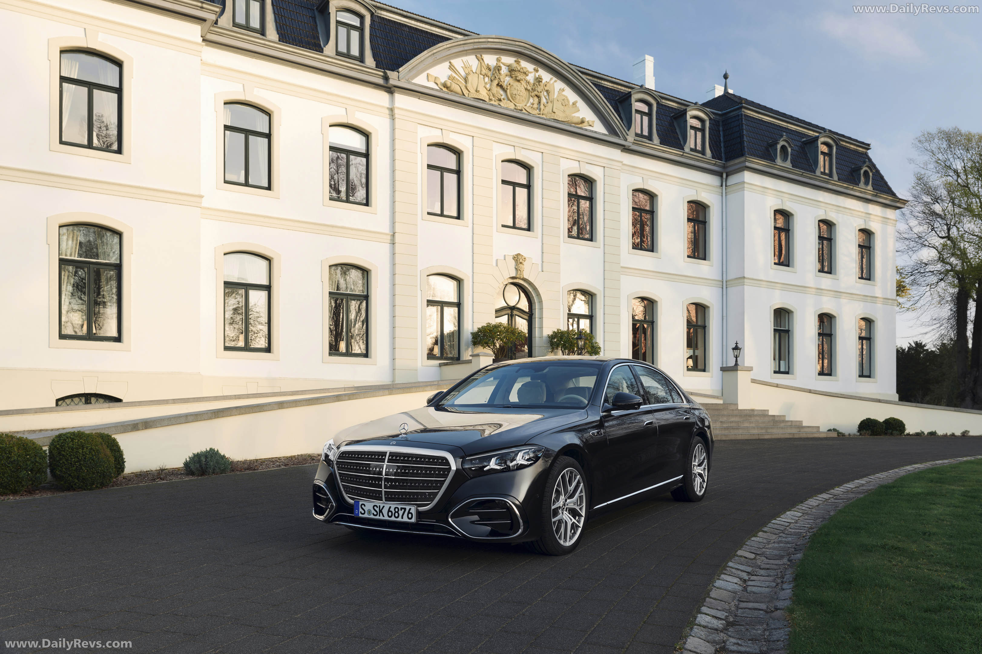 2027 Mercedes-Benz S 450 4MATIC W223 Front View
