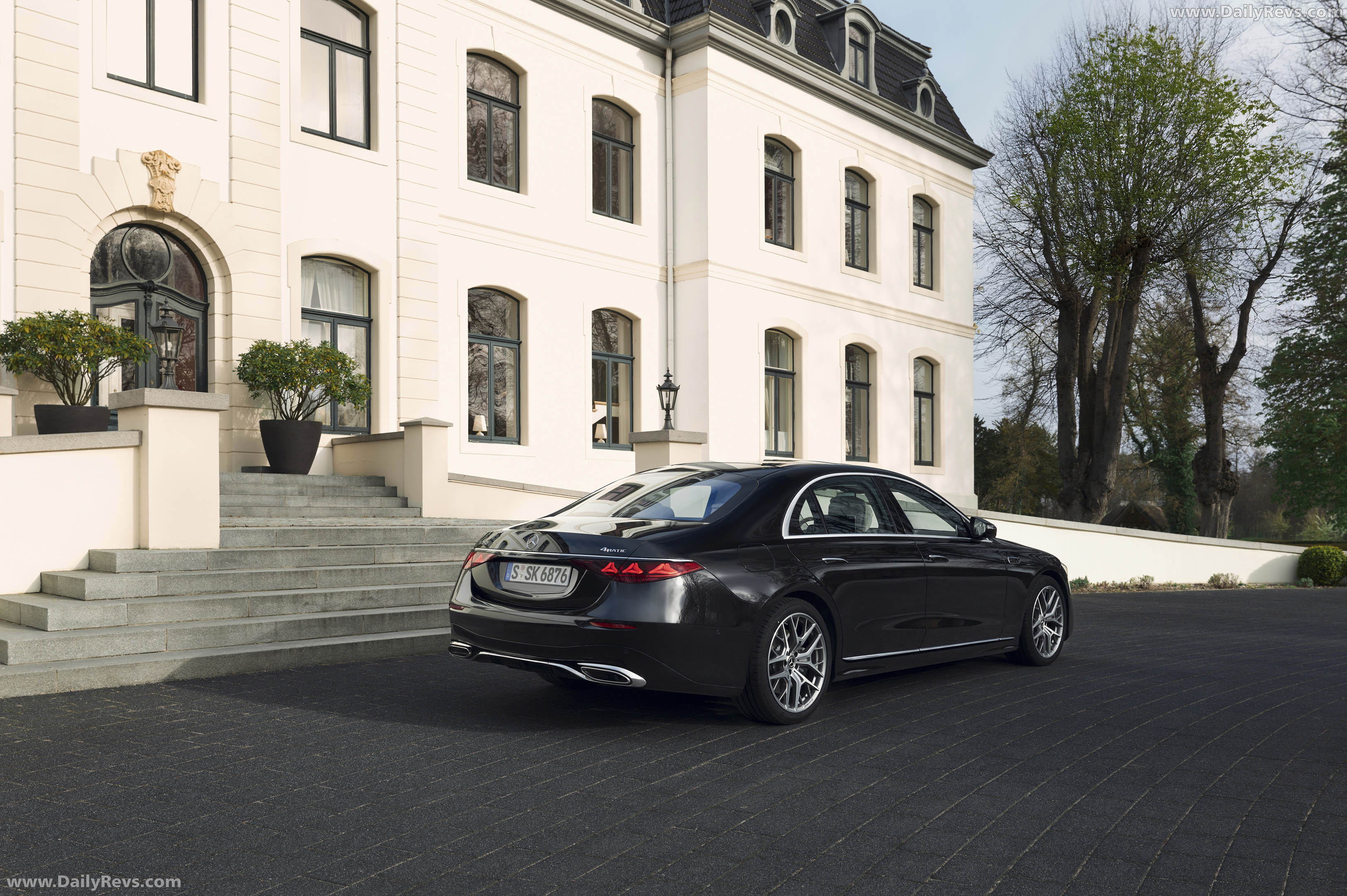 2027 Mercedes-Benz S 450 4MATIC W223 Rear View