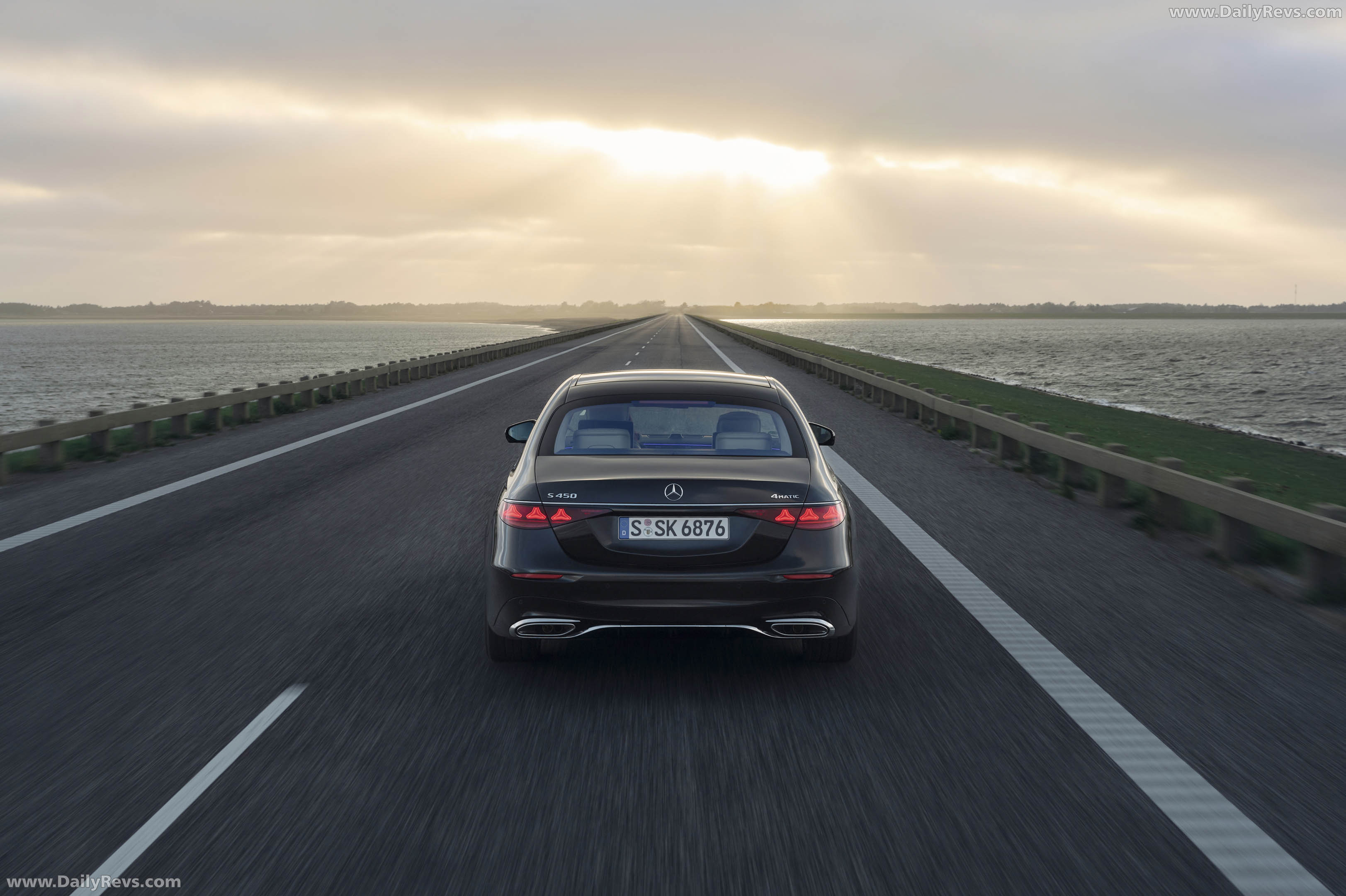 2027 Mercedes-Benz S 450 4MATIC W223 Rear View