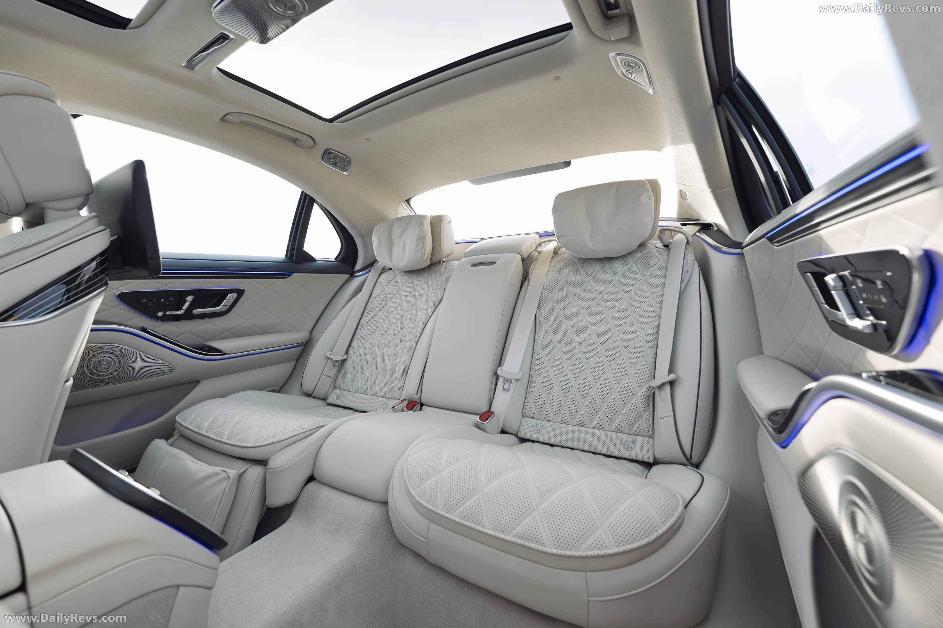 2027 Mercedes-Benz S 450 4MATIC W223 Interior