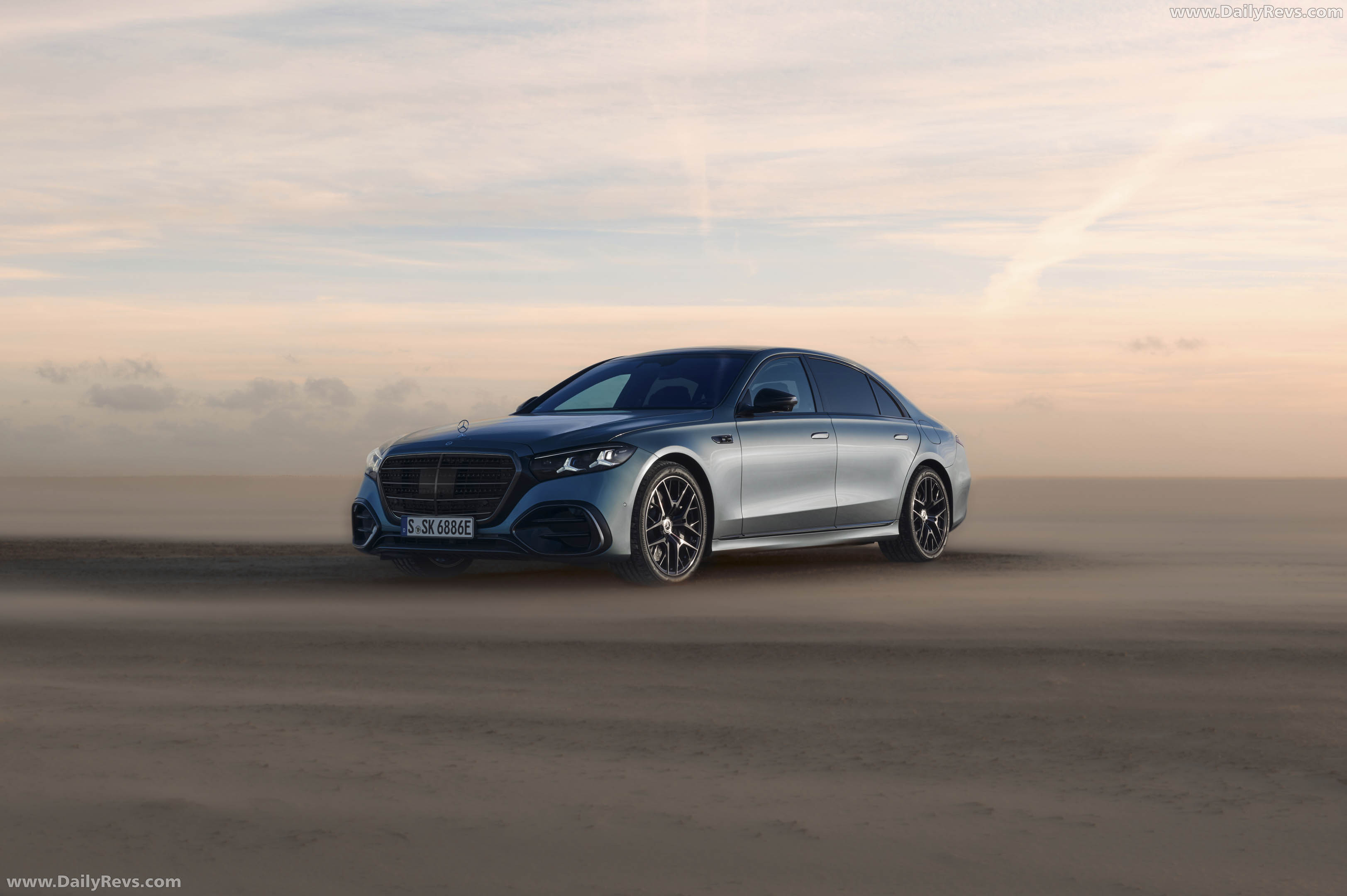 2027 Mercedes-Benz S 580e 4MATIC W223 Front View