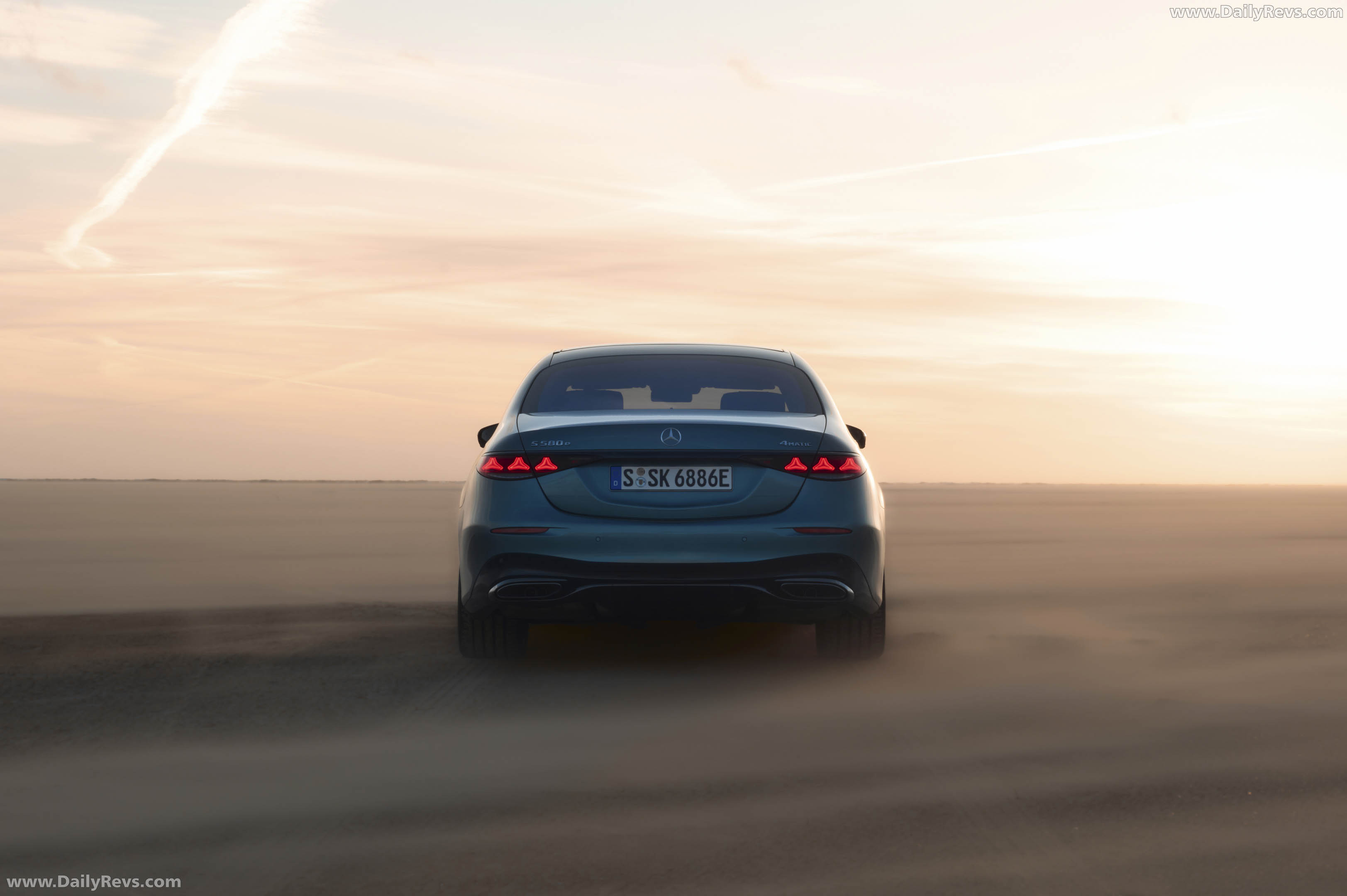 2027 Mercedes-Benz S 580e 4MATIC W223 Rear View