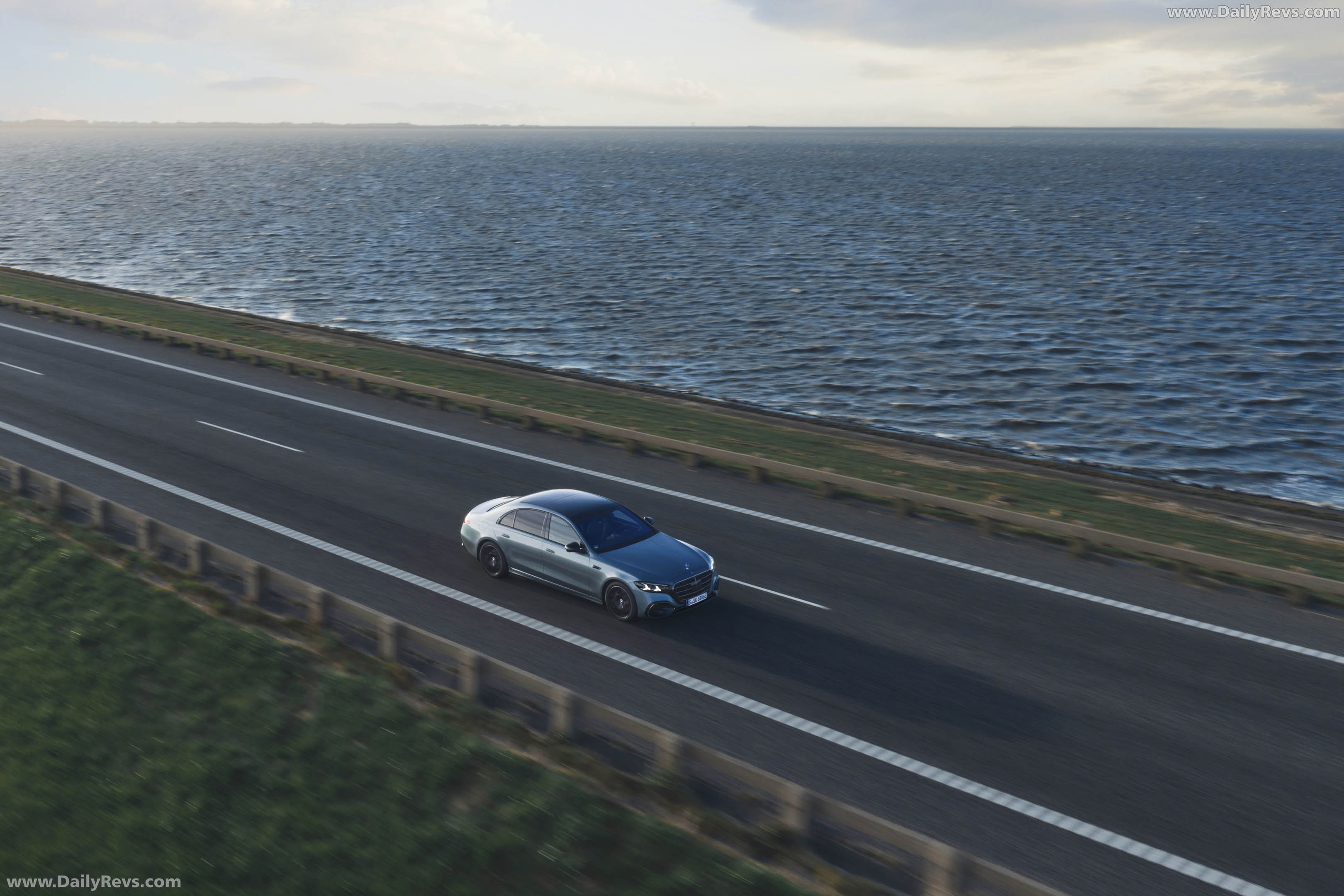 2027 Mercedes-Benz S 580e 4MATIC W223 Top View
