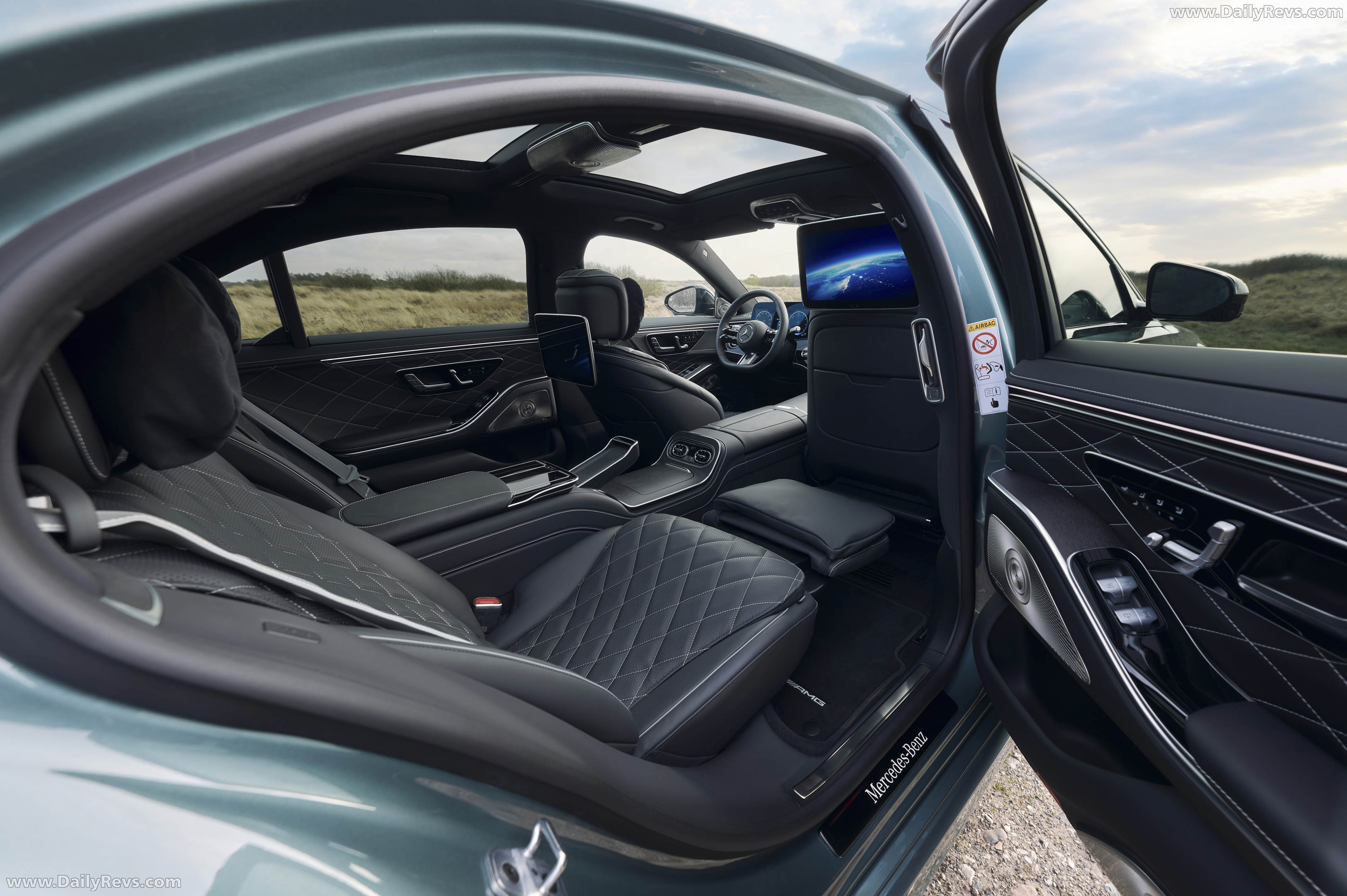 2027 Mercedes-Benz S 580e 4MATIC W223 Interior