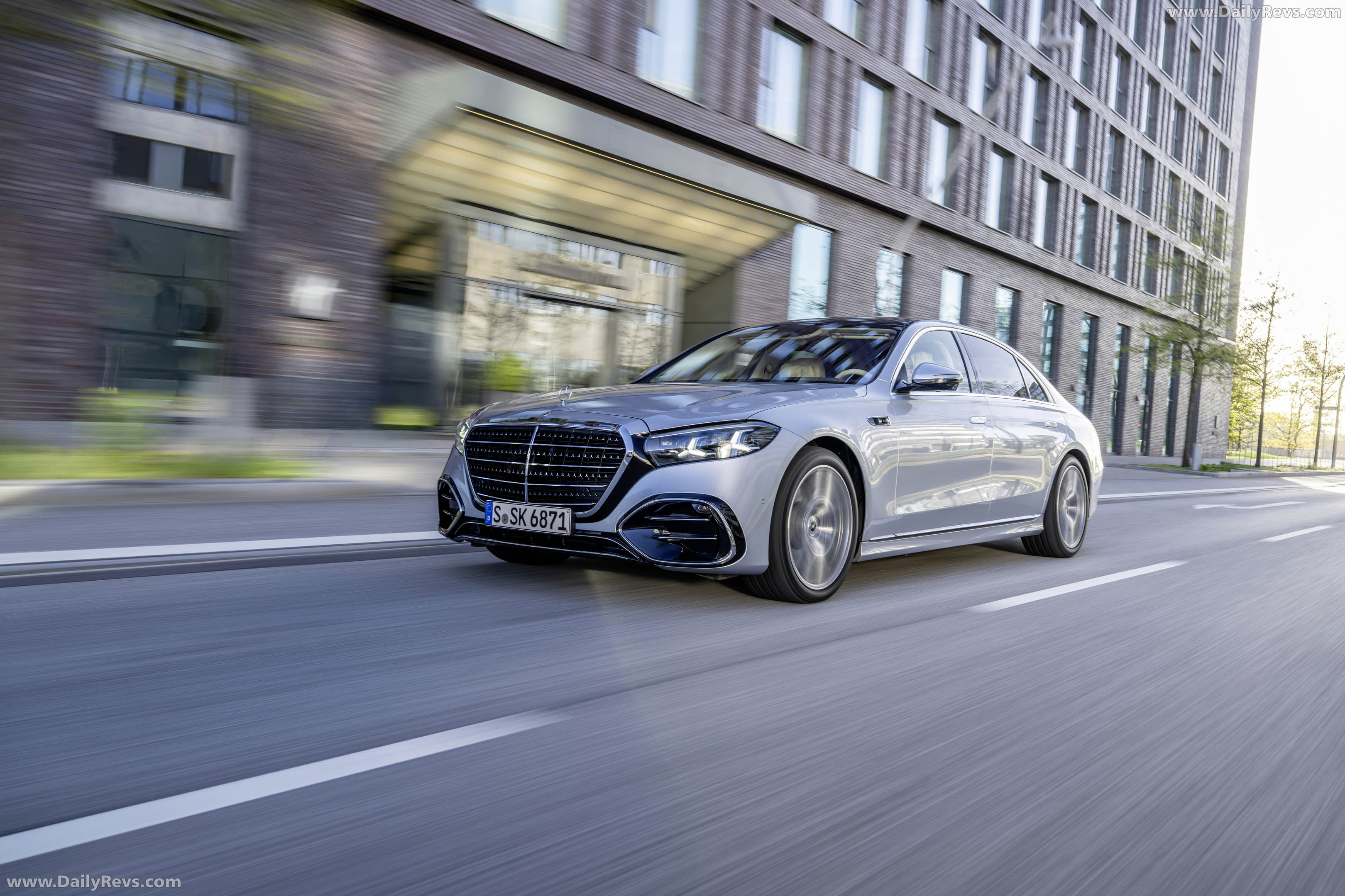 2027 Mercedes-Benz S 450d 4MATIC W223 Front View