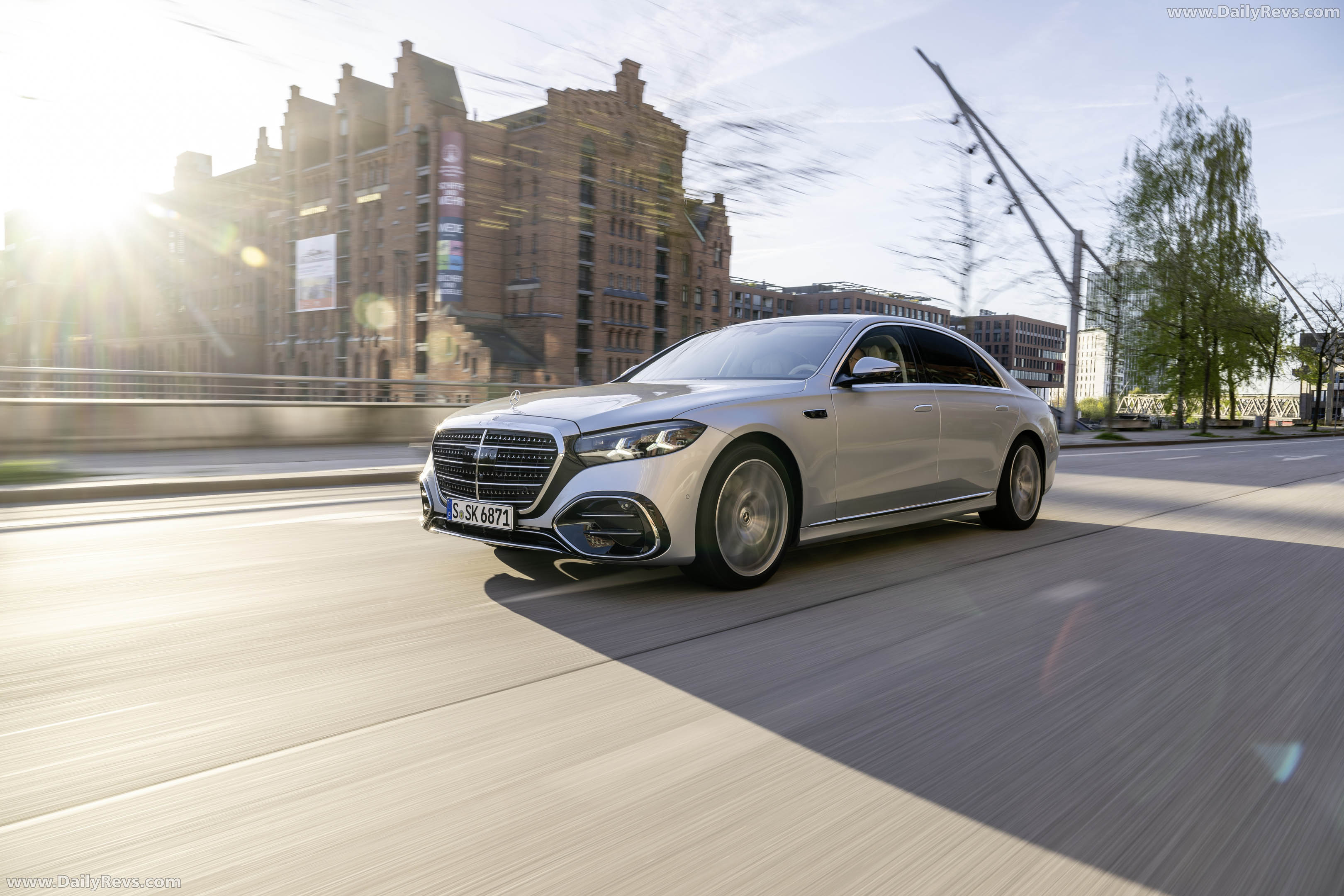 2027 Mercedes-Benz S 450d 4MATIC W223 Front View