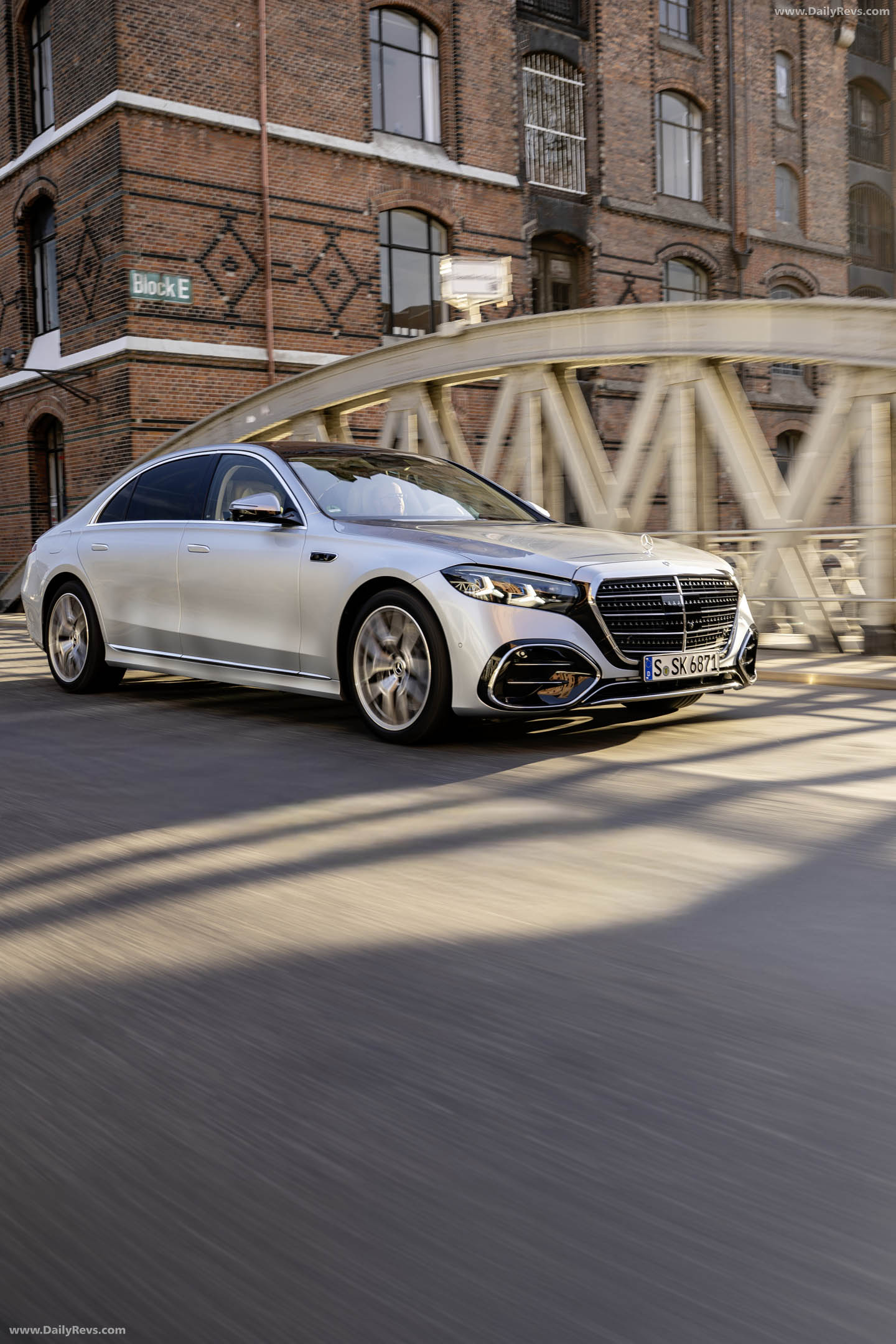 2027 Mercedes-Benz S 450d 4MATIC W223 Front View