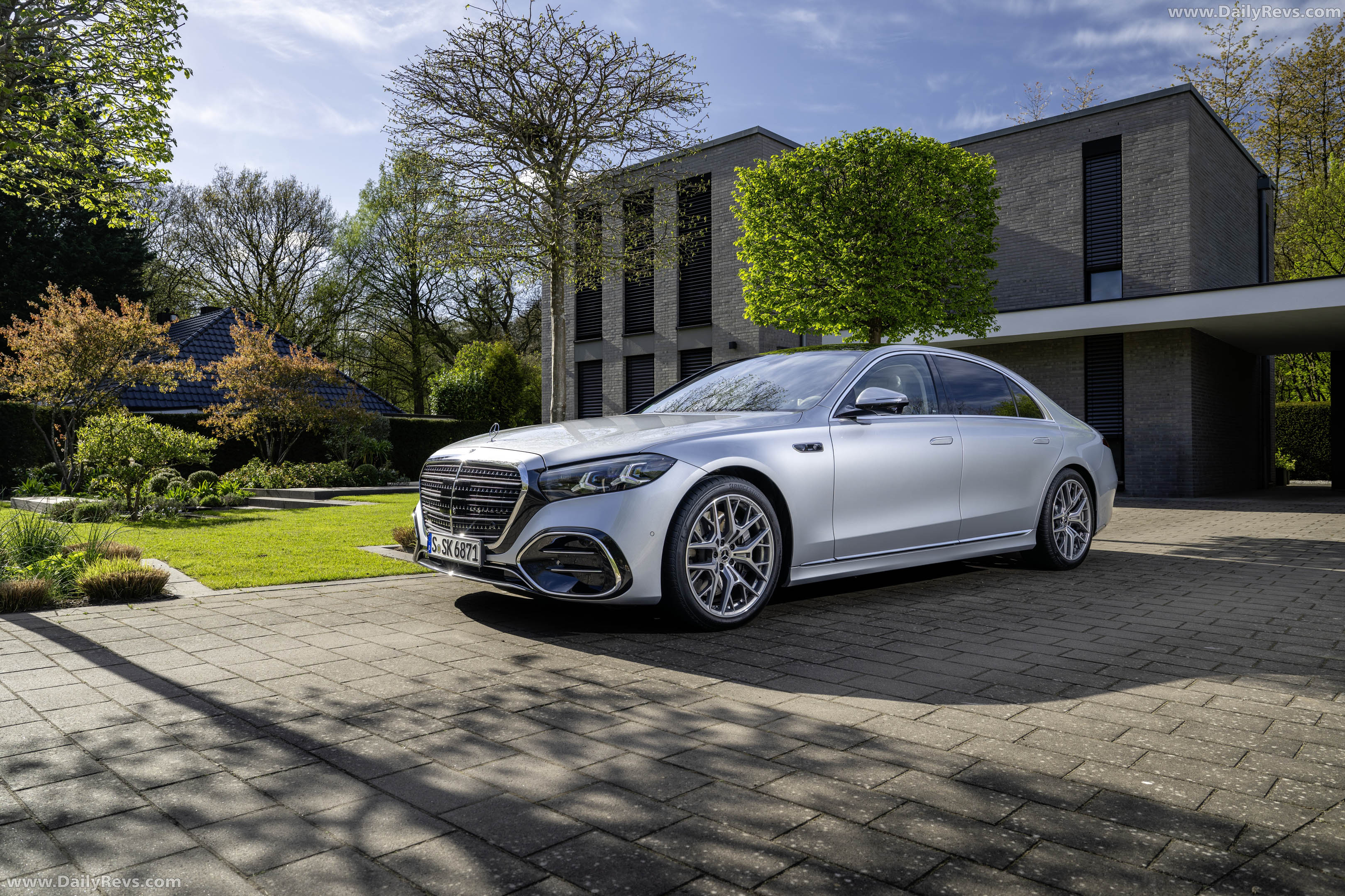 2027 Mercedes-Benz S 450d 4MATIC W223 Front View
