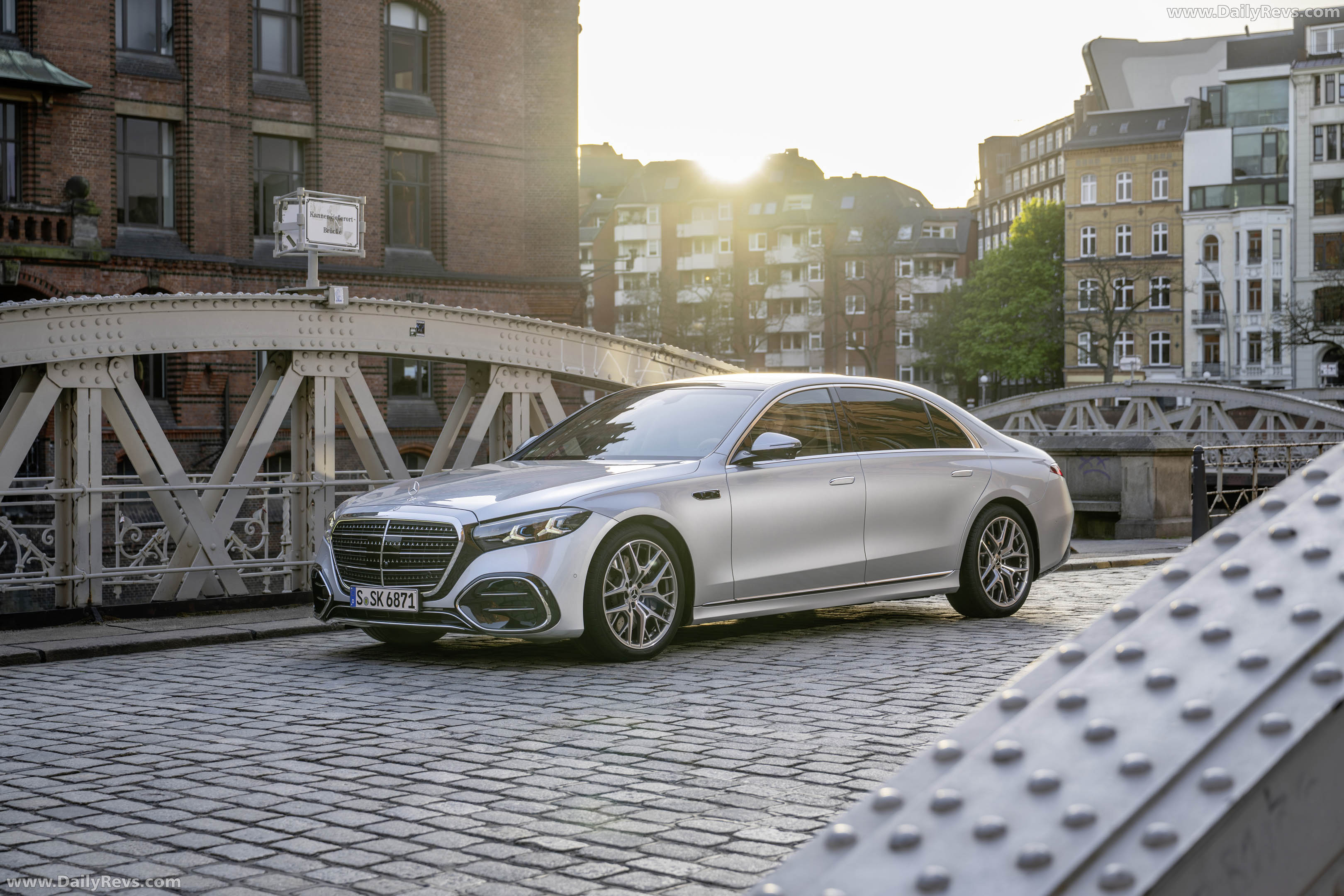 2027 Mercedes-Benz S 450d 4MATIC W223 Front View