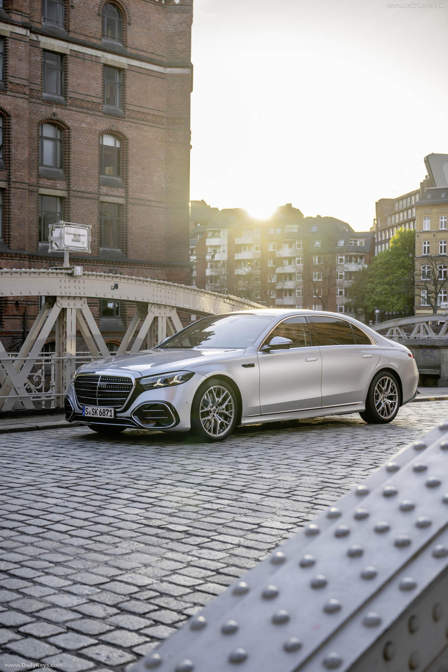 2027 Mercedes-Benz S 450d 4MATIC W223 Front View