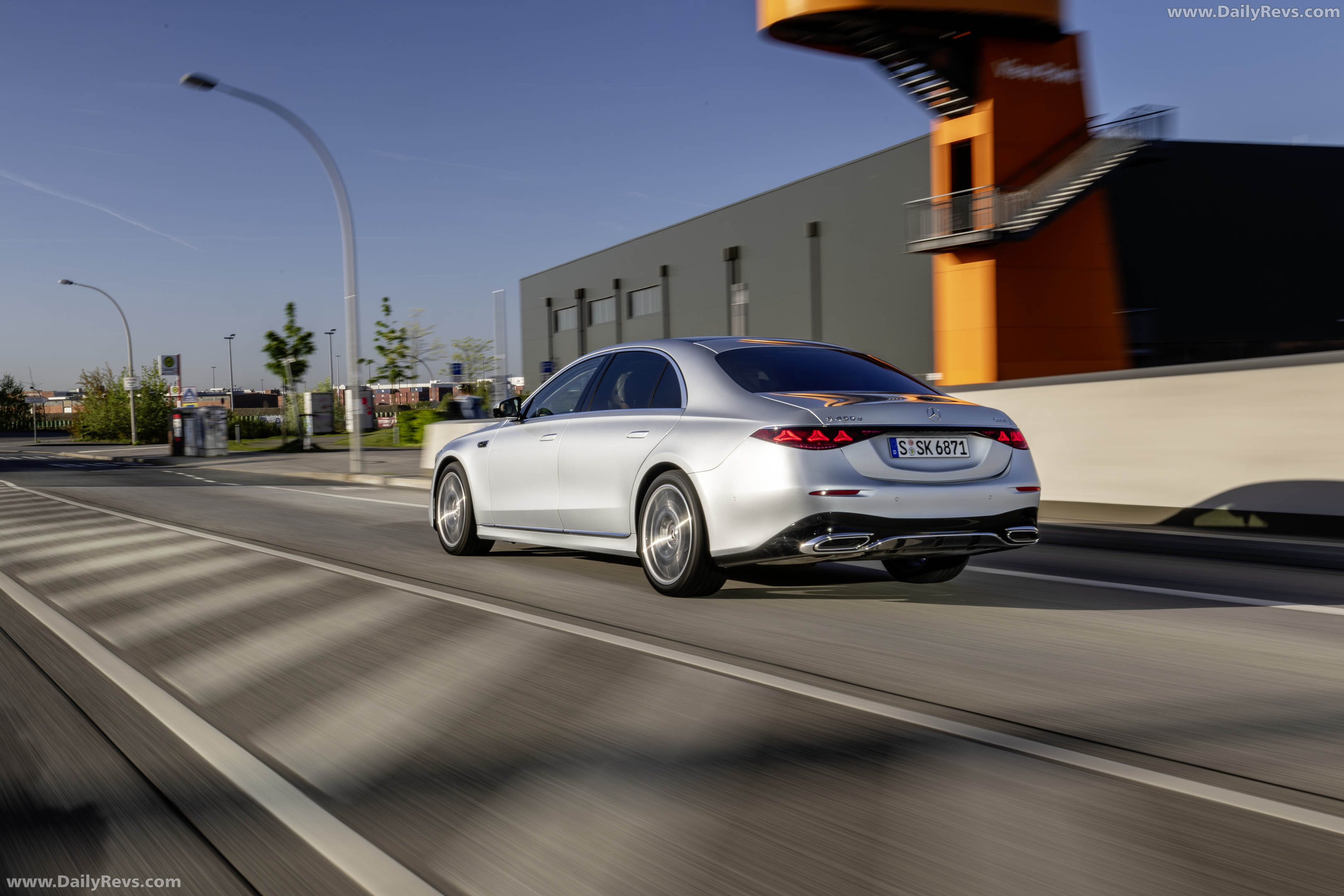 2027 Mercedes-Benz S 450d 4MATIC W223 Rear View
