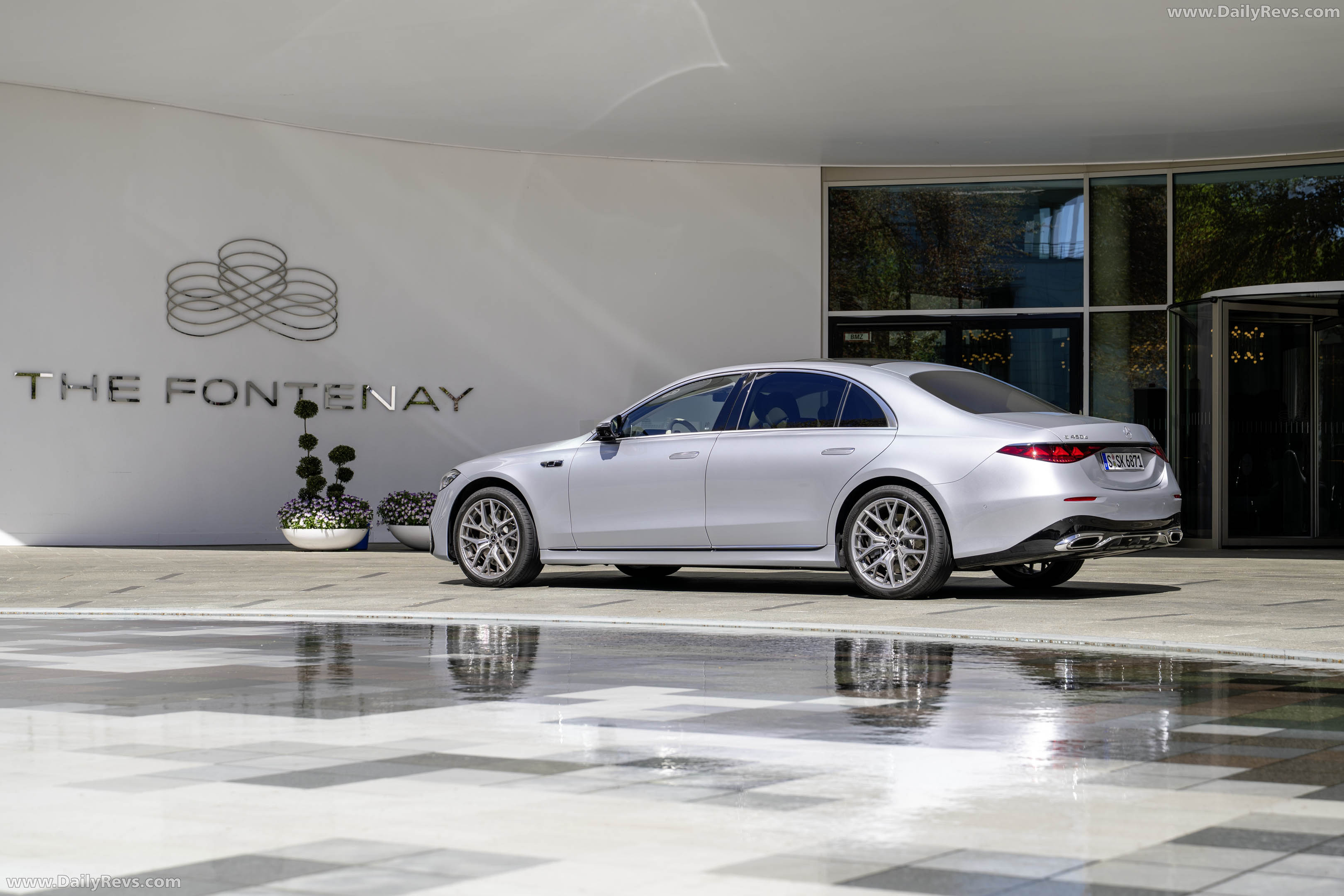 2027 Mercedes-Benz S 450d 4MATIC W223 Rear View