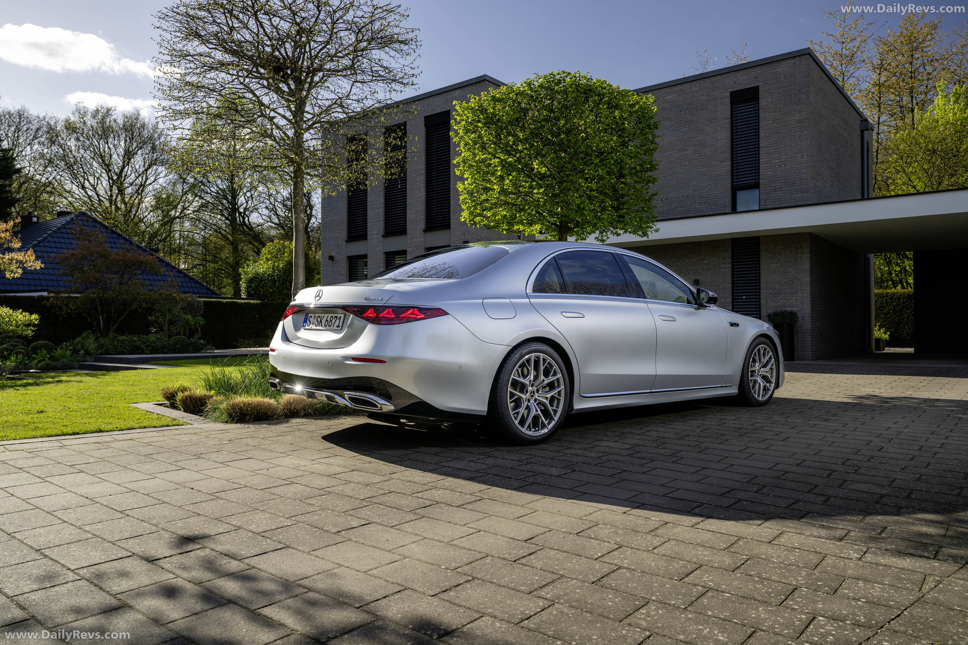 2027 Mercedes-Benz S 450d 4MATIC W223 Rear View
