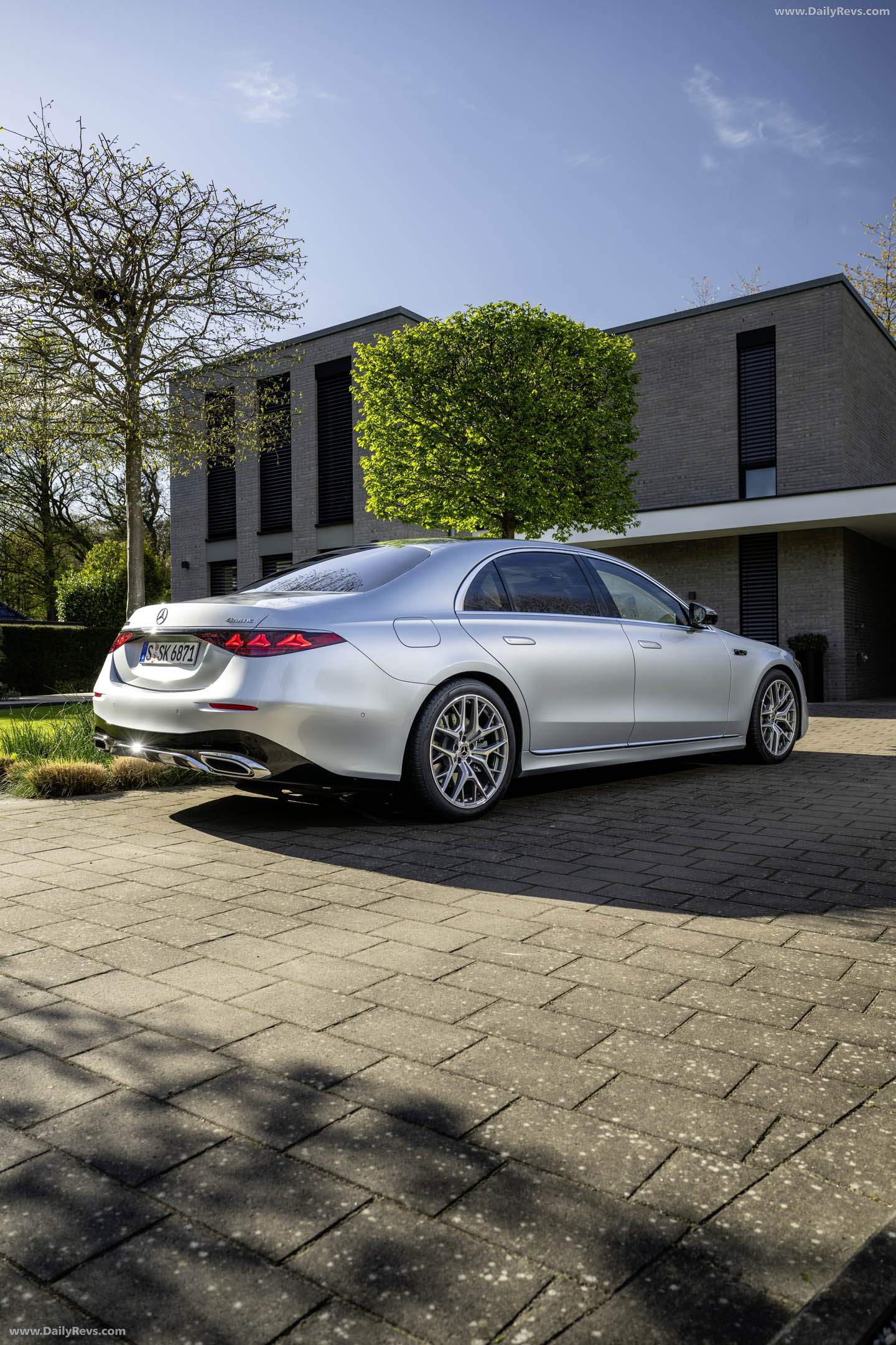 2027 Mercedes-Benz S 450d 4MATIC W223 Rear View