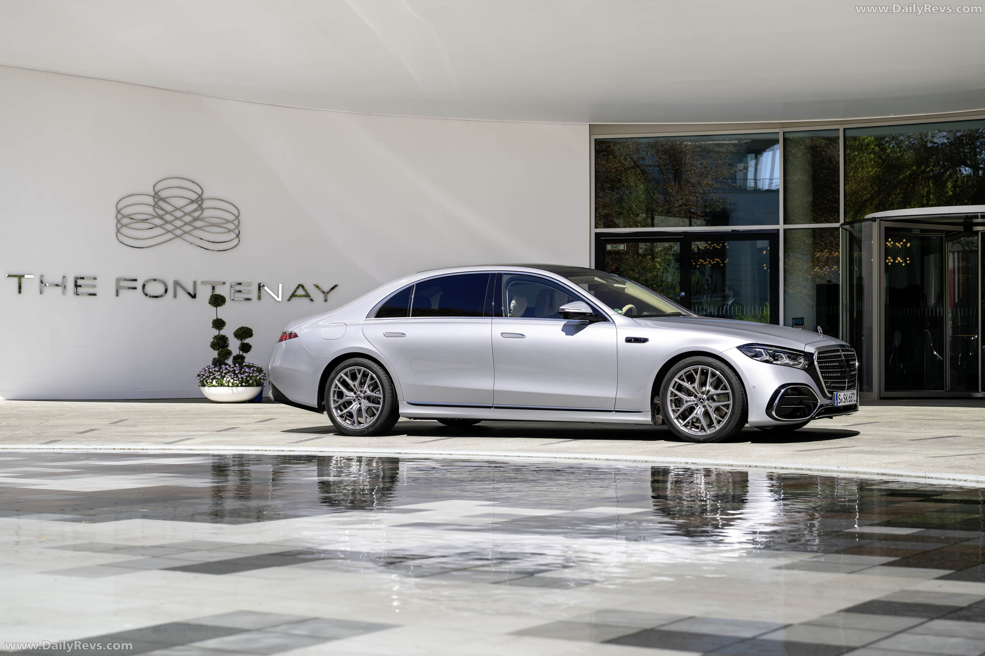 2027 Mercedes-Benz S 450d 4MATIC W223 Side View