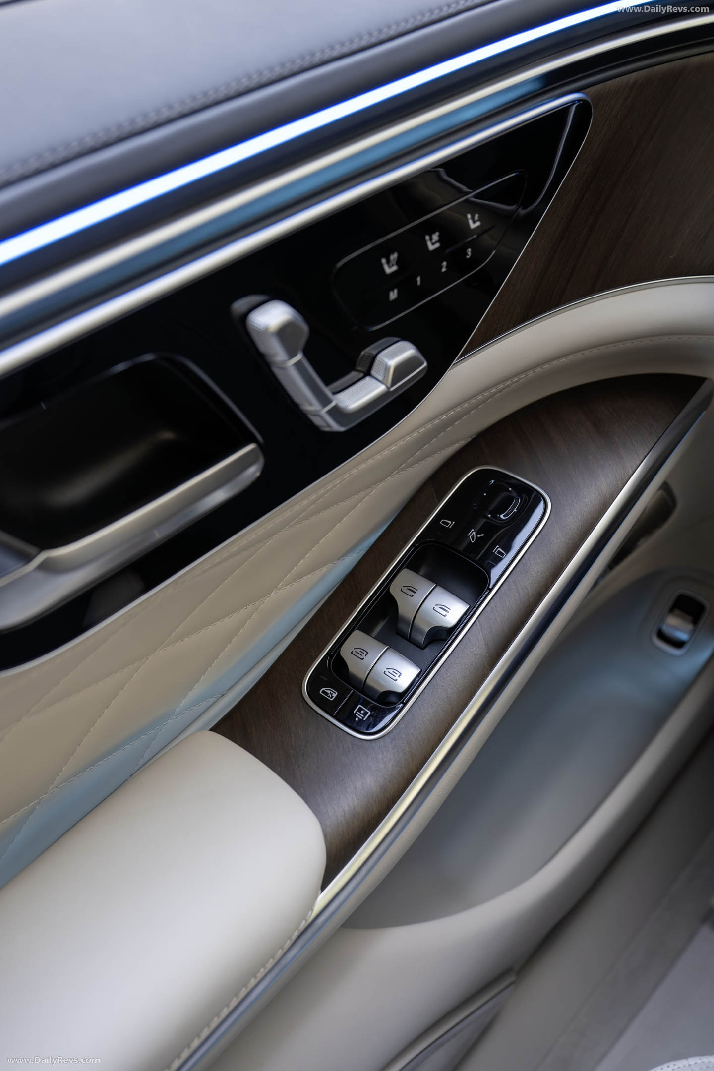 2027 Mercedes-Benz S 450d 4MATIC W223 Interior