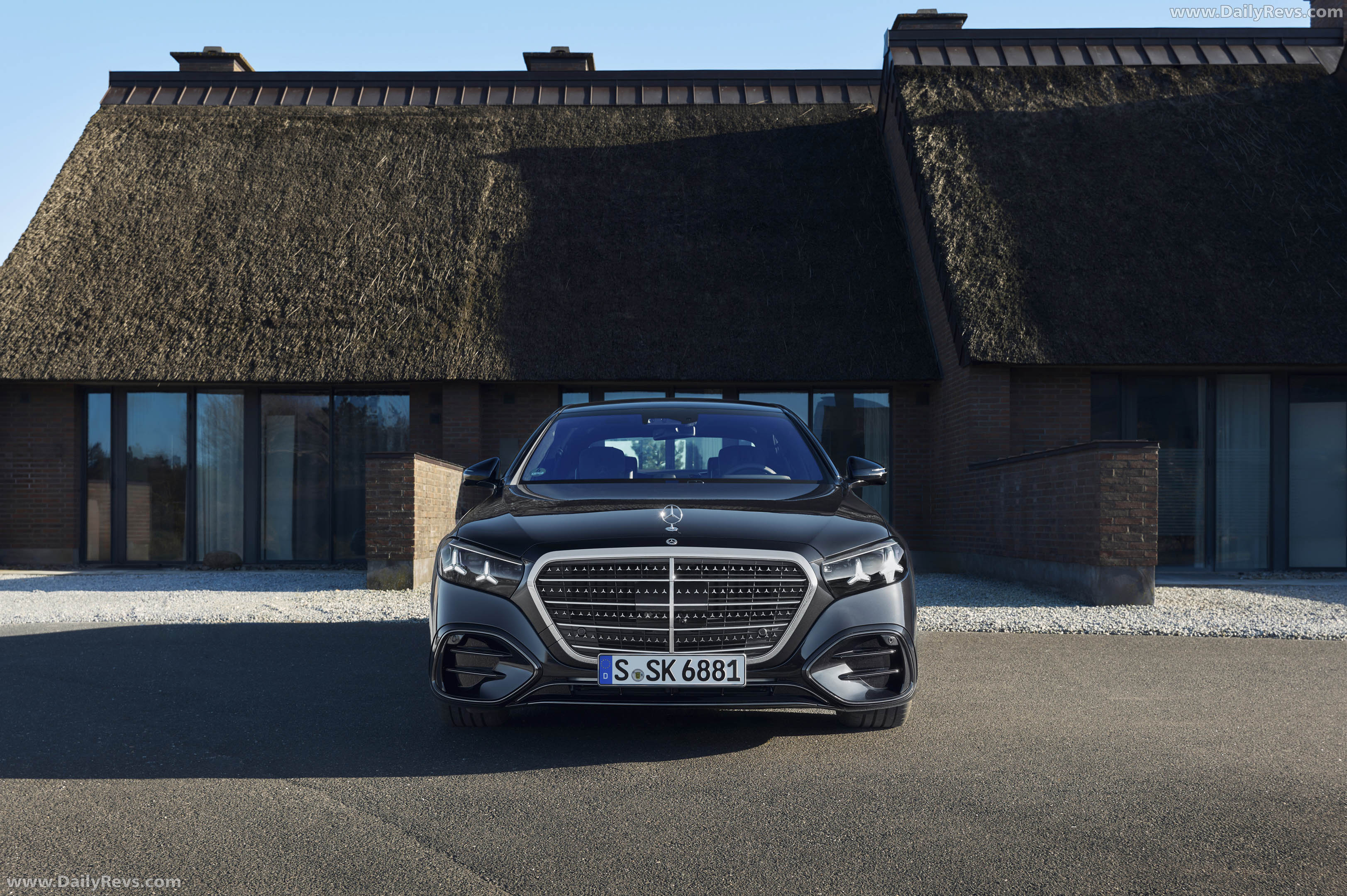 2027 Mercedes-Benz S 500 4MATIC Manufaktur W223 Front View