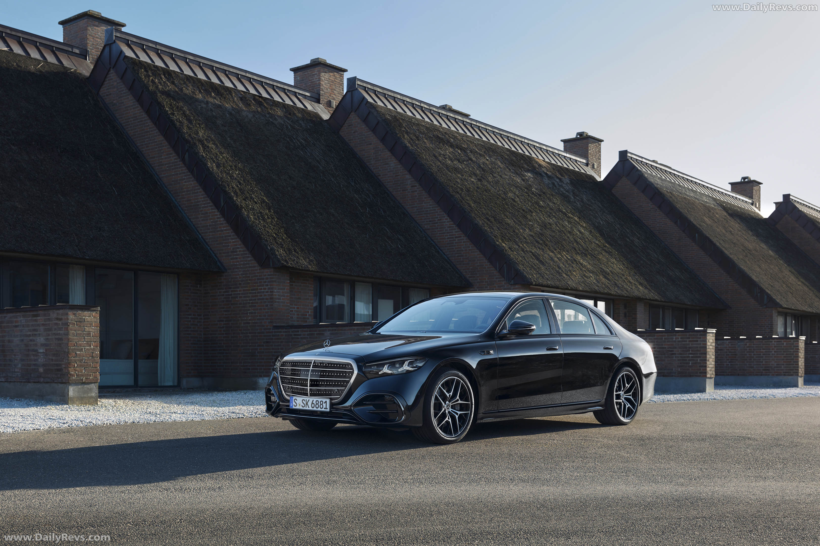 2027 Mercedes-Benz S 500 4MATIC Manufaktur W223 Front View