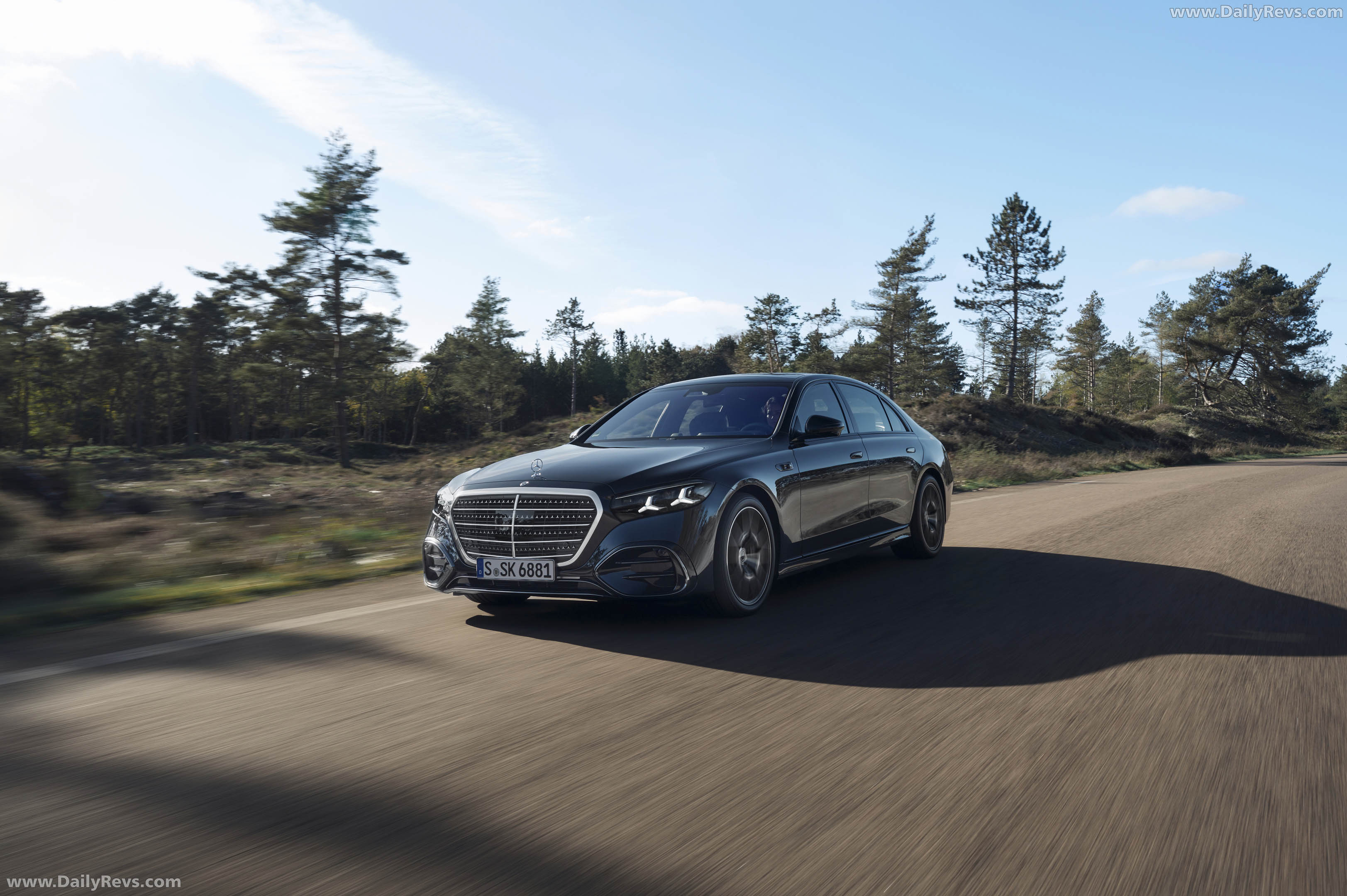 2027 Mercedes-Benz S 500 4MATIC Manufaktur W223 Front View