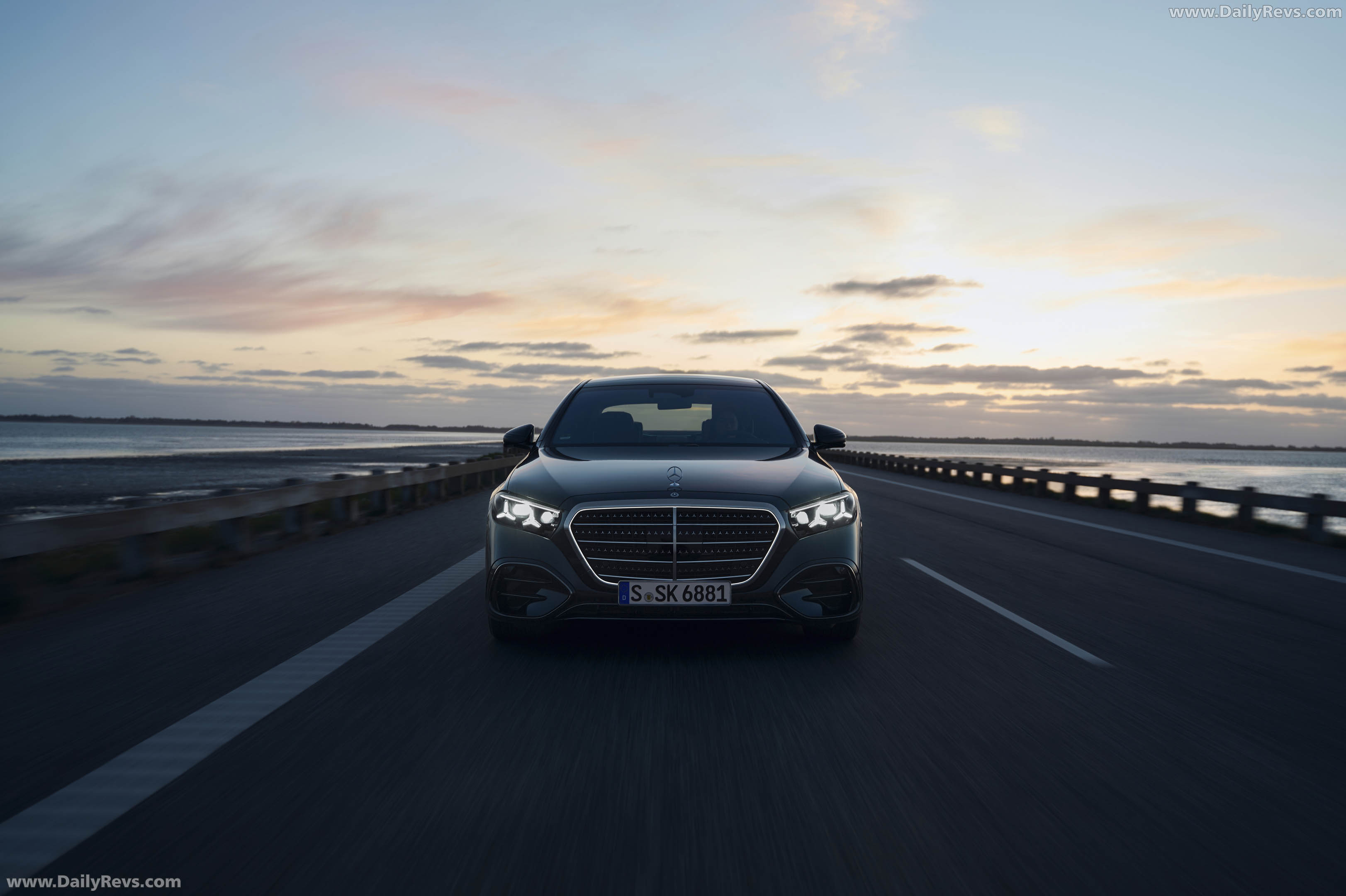 2027 Mercedes-Benz S 500 4MATIC Manufaktur W223 Front View