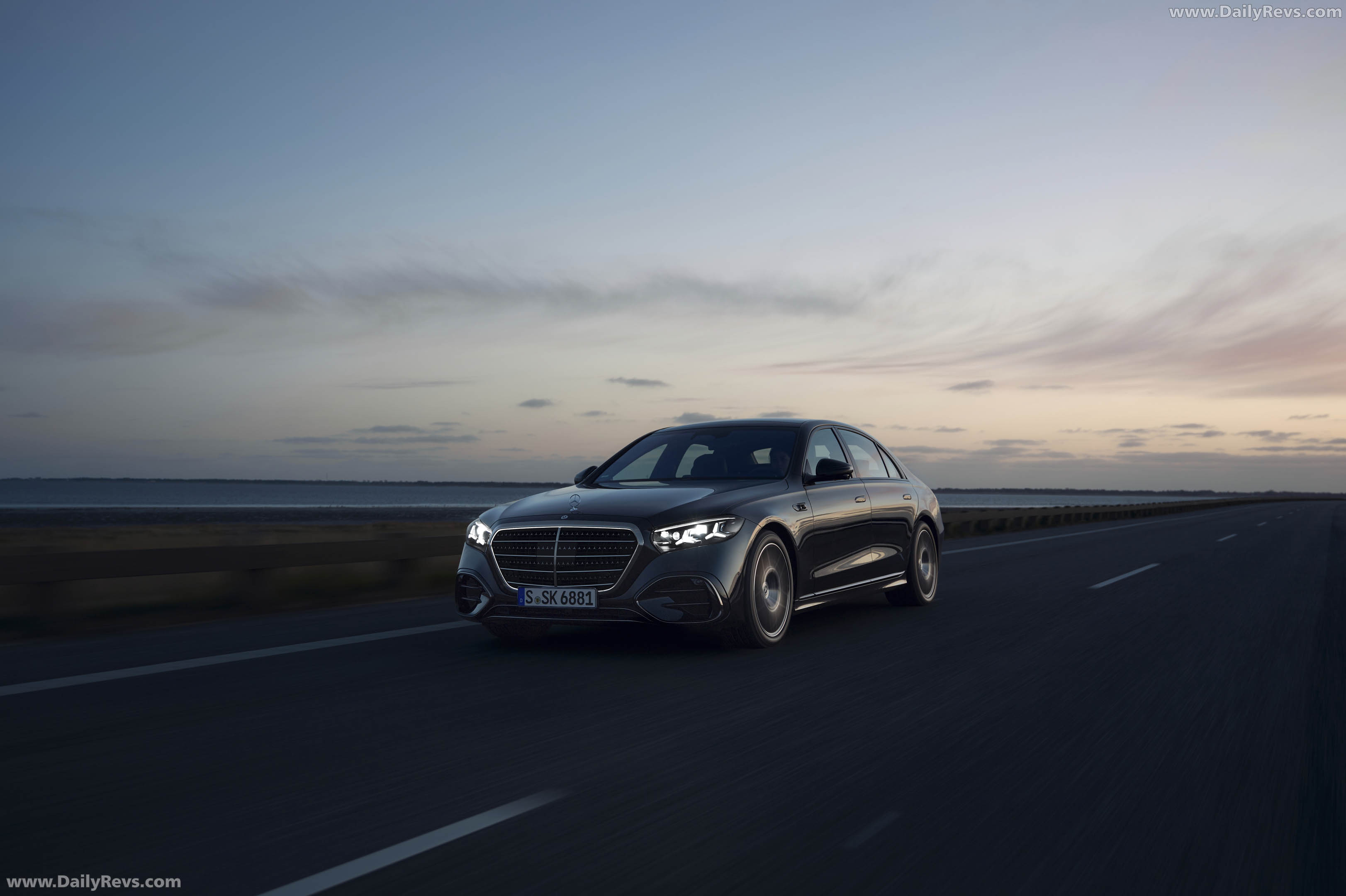 2027 Mercedes-Benz S 500 4MATIC Manufaktur W223 Front View
