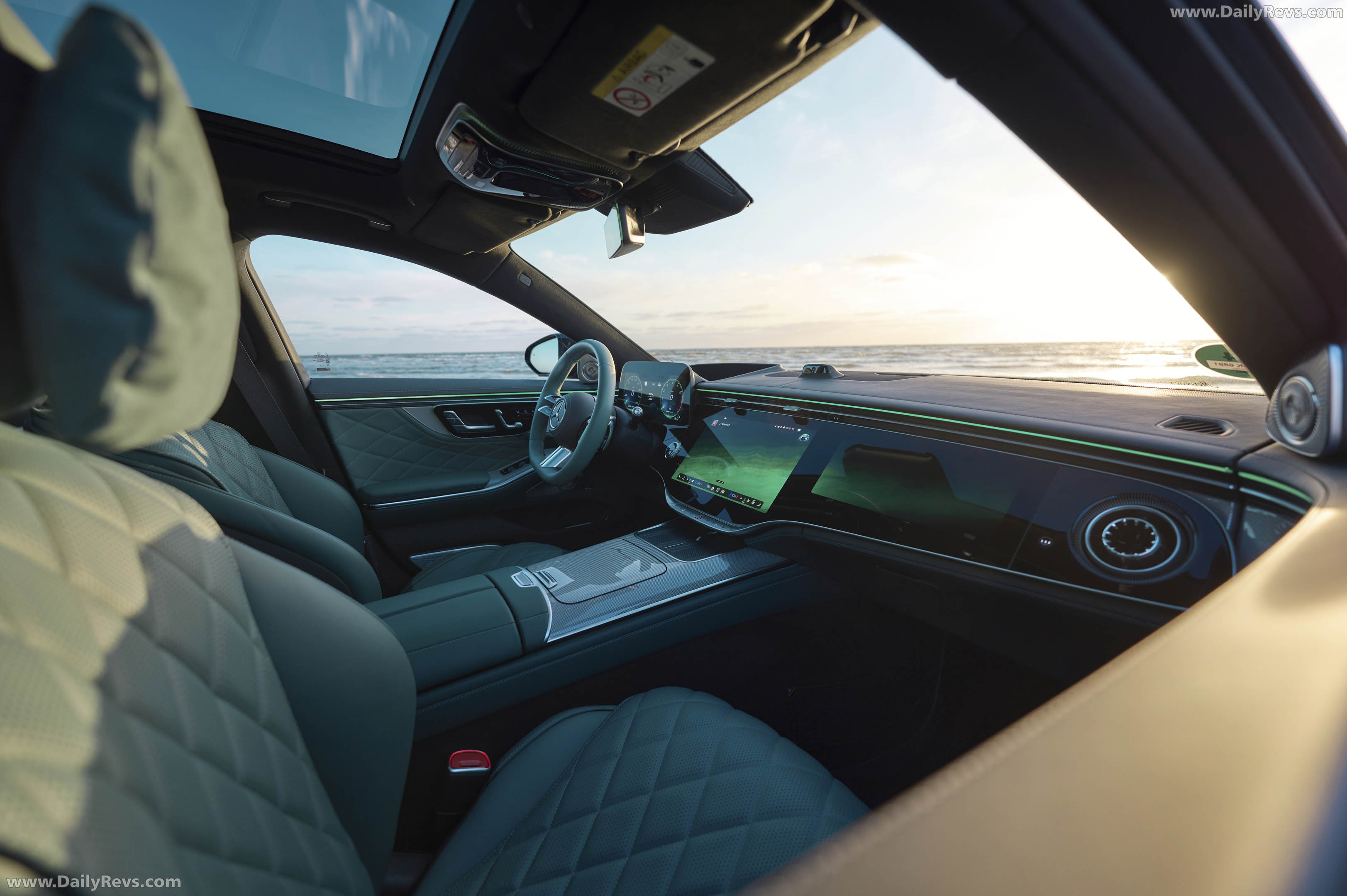 2027 Mercedes-Benz S 500 4MATIC Manufaktur W223 Interior
