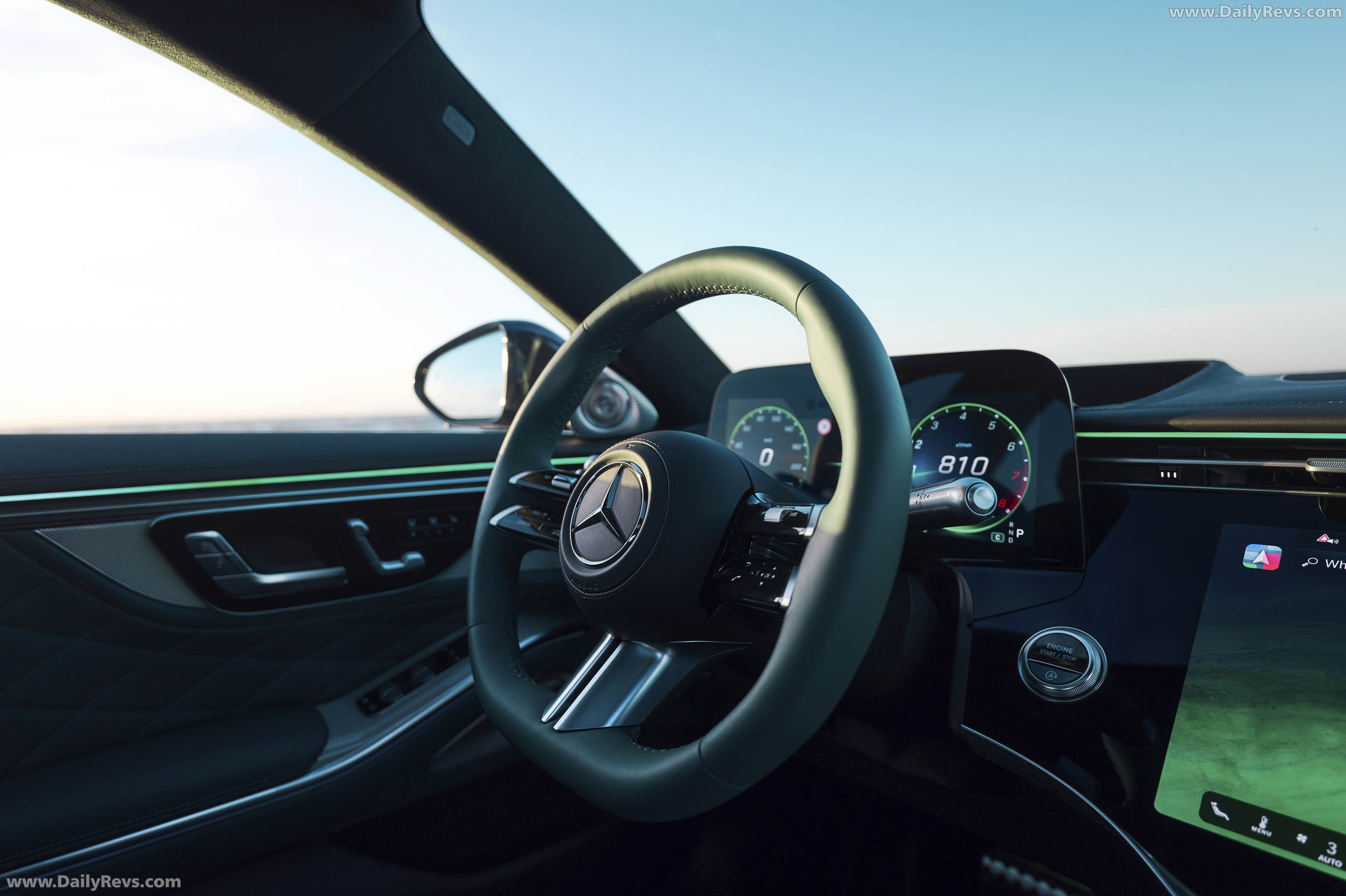2027 Mercedes-Benz S 500 4MATIC Manufaktur W223 Interior