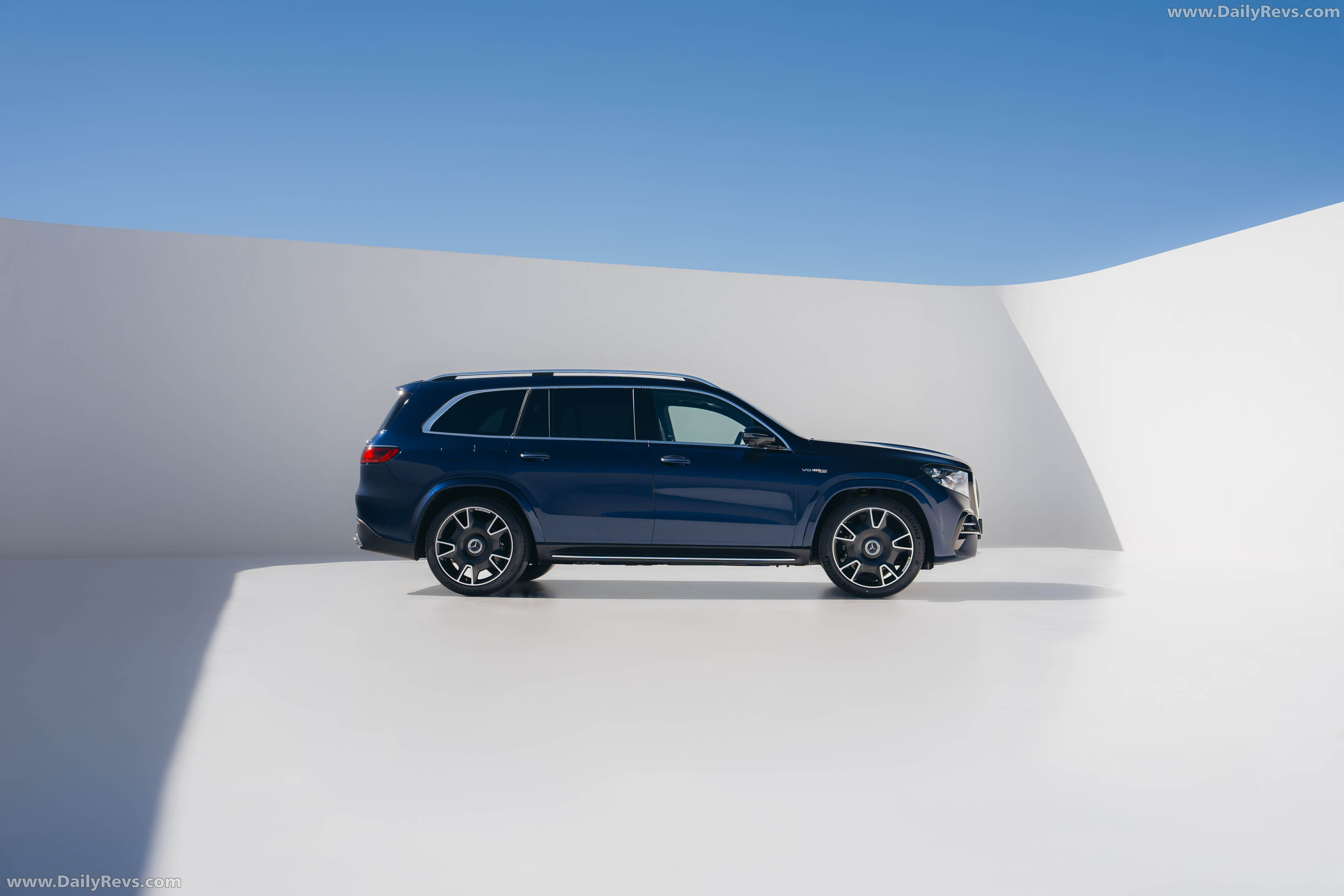 2027 Mercedes-Benz GLS 63 AMG X167 Side View