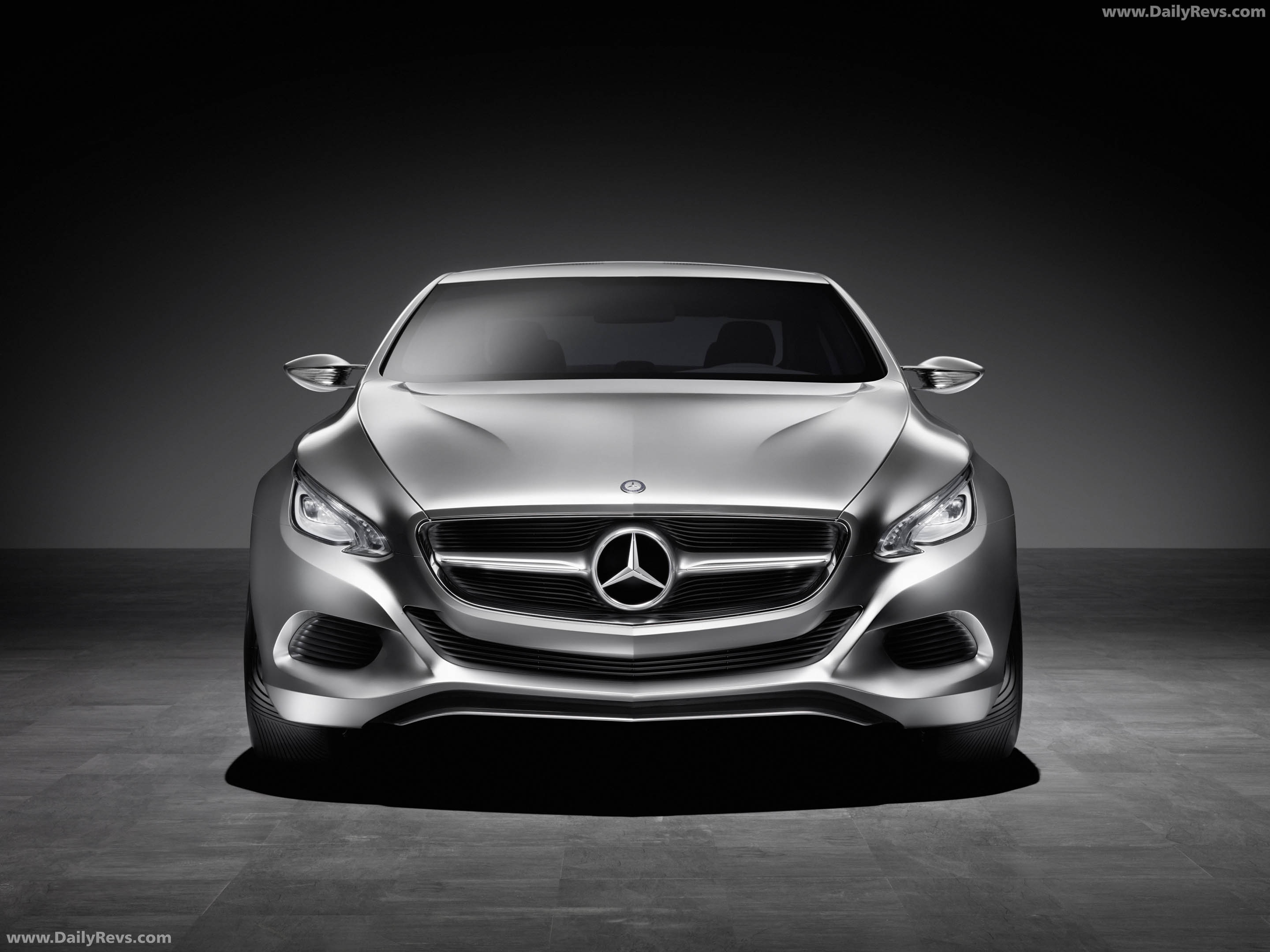 2010 Mercedes-Benz F800 Style Concept Front View