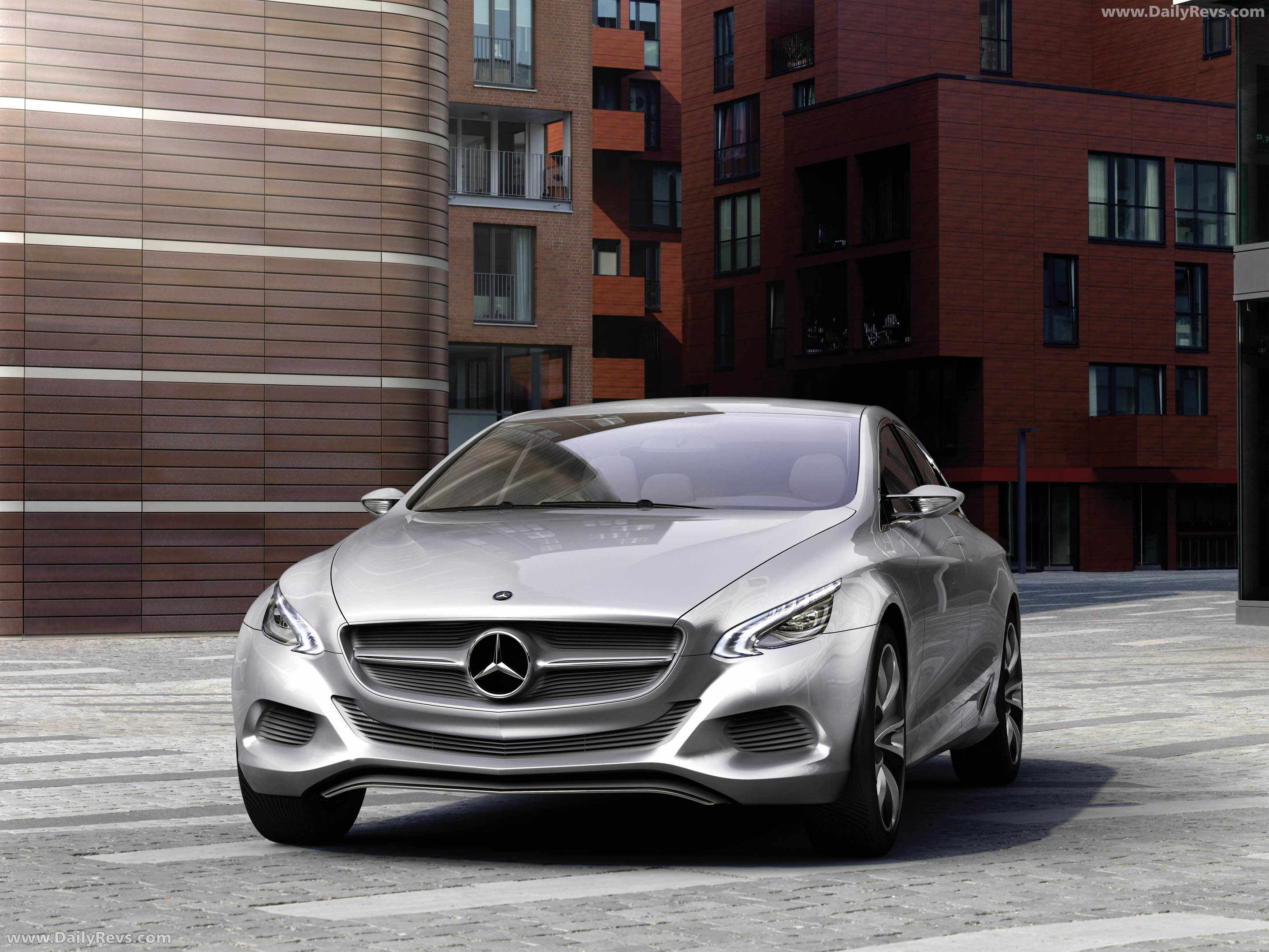 2010 Mercedes-Benz F800 Style Concept Front View