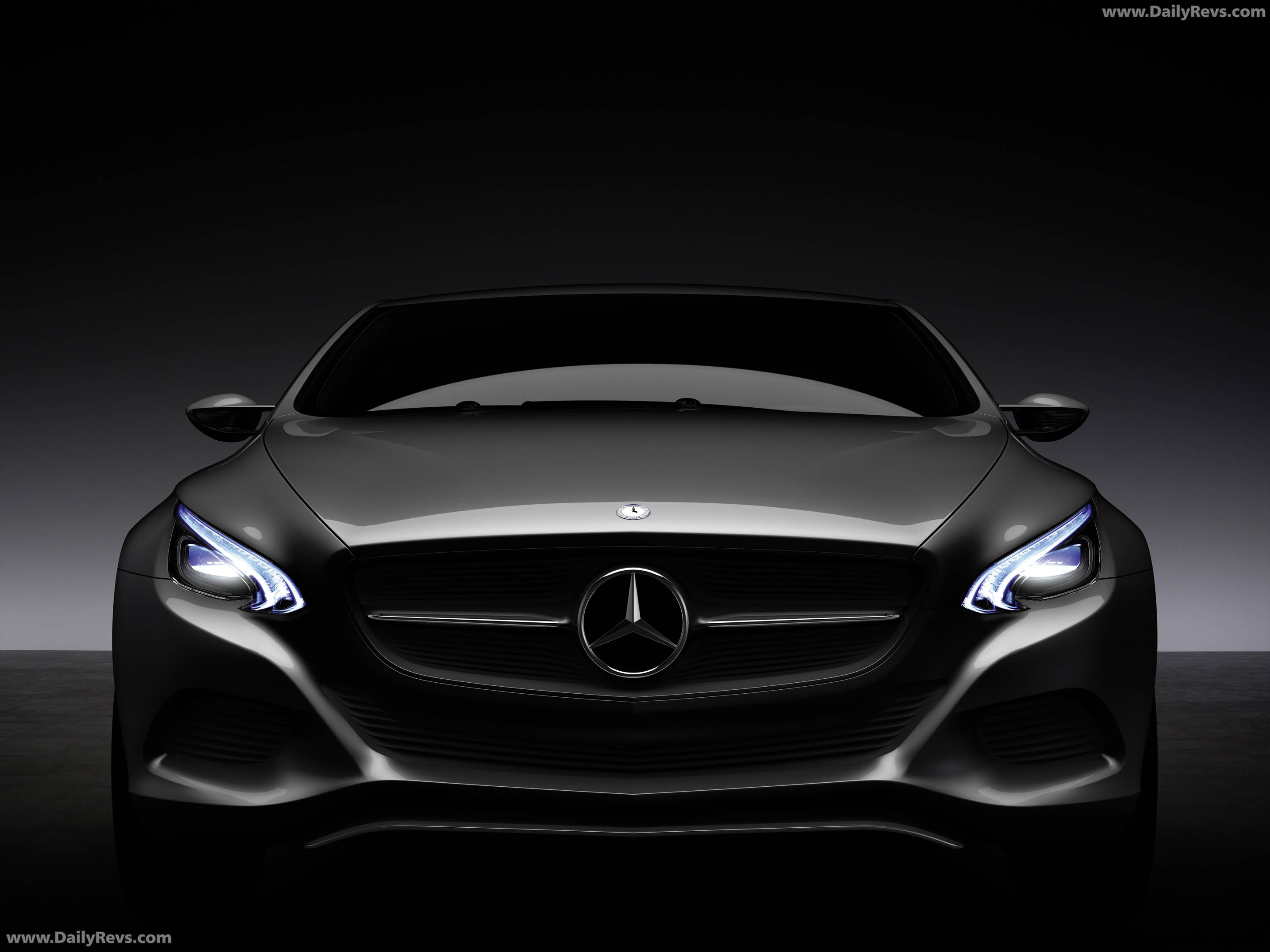 2010 Mercedes-Benz F800 Style Concept Front View