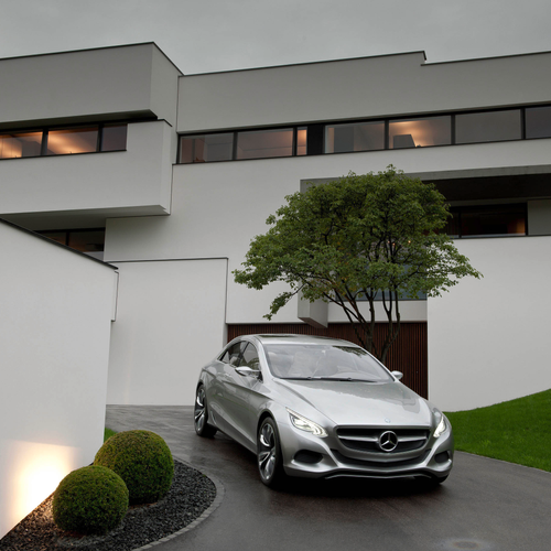 2010 Mercedes-Benz F800 Style Concept Front View