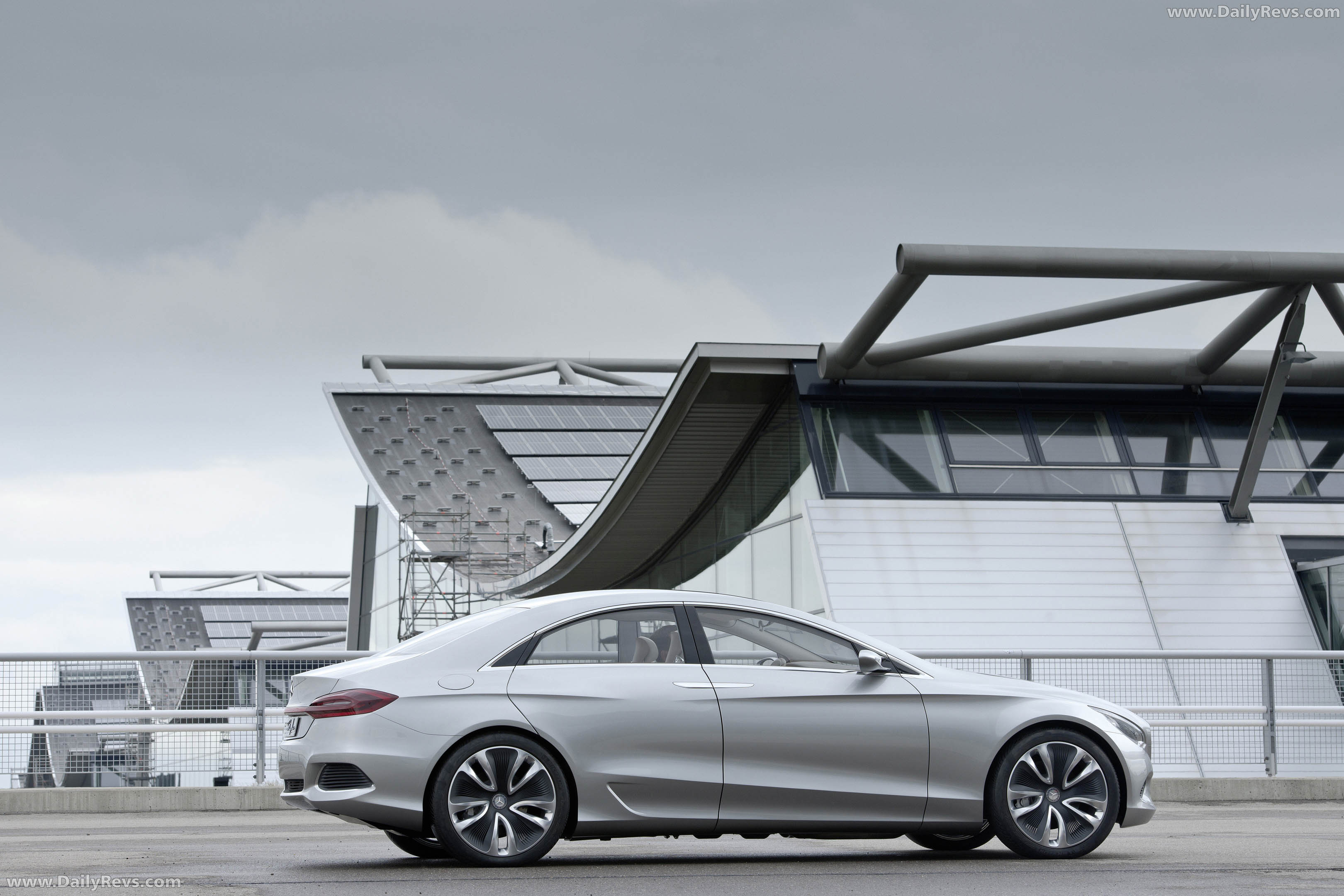 2010 Mercedes-Benz F800 Style Concept Rear View