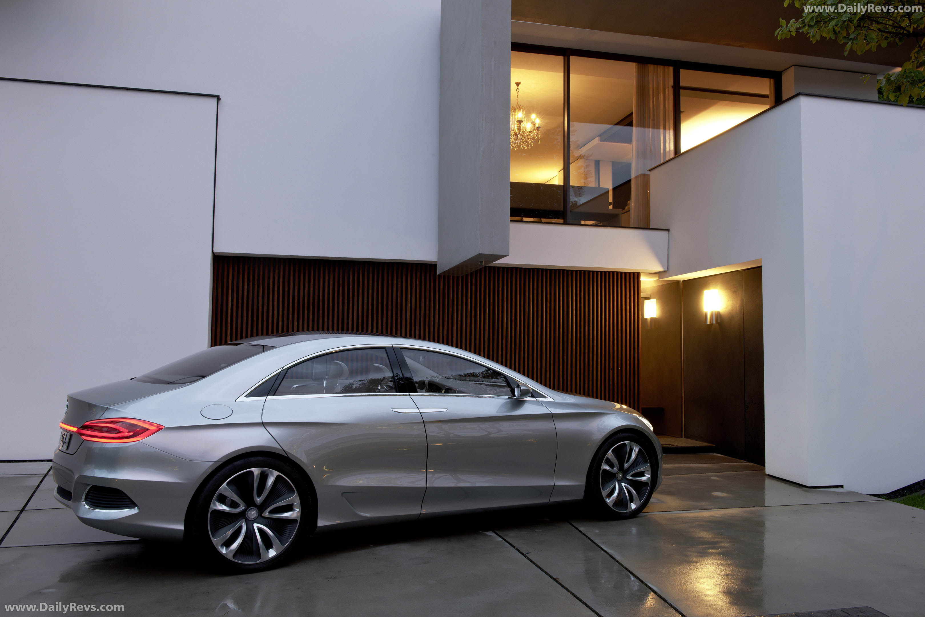 2010 Mercedes-Benz F800 Style Concept Rear View