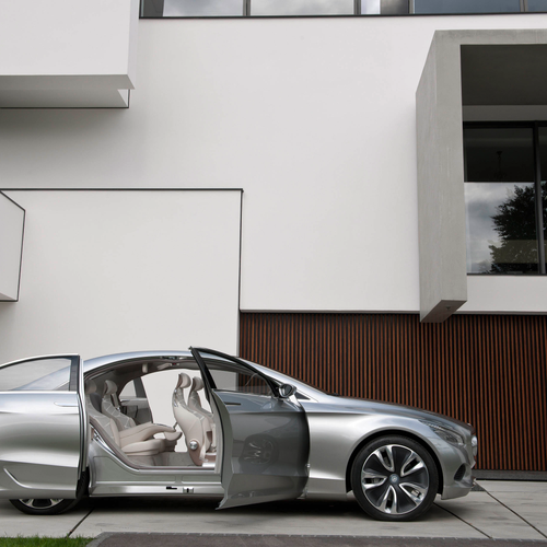 2010 Mercedes-Benz F800 Style Concept Side View