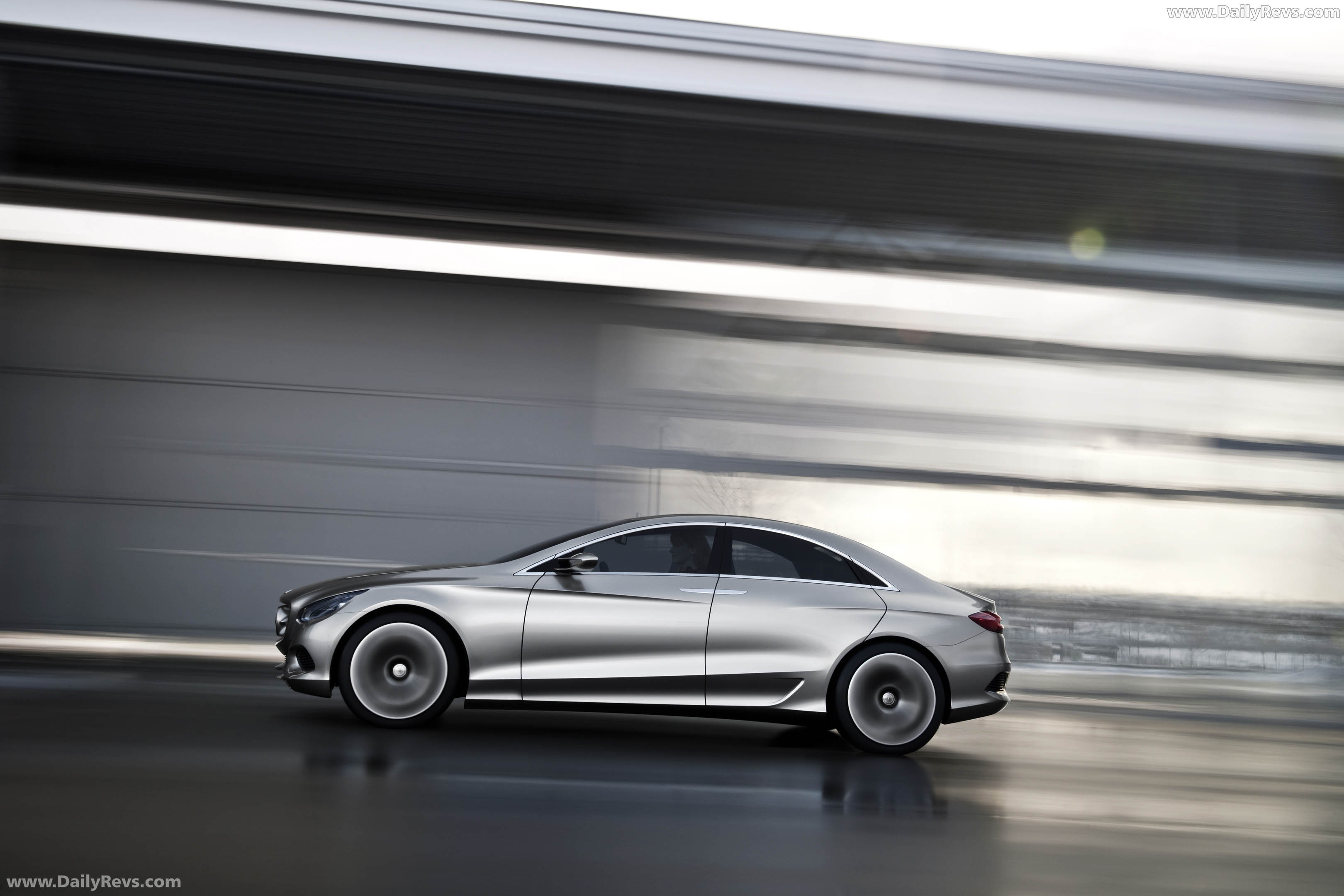 2010 Mercedes-Benz F800 Style Concept Side View