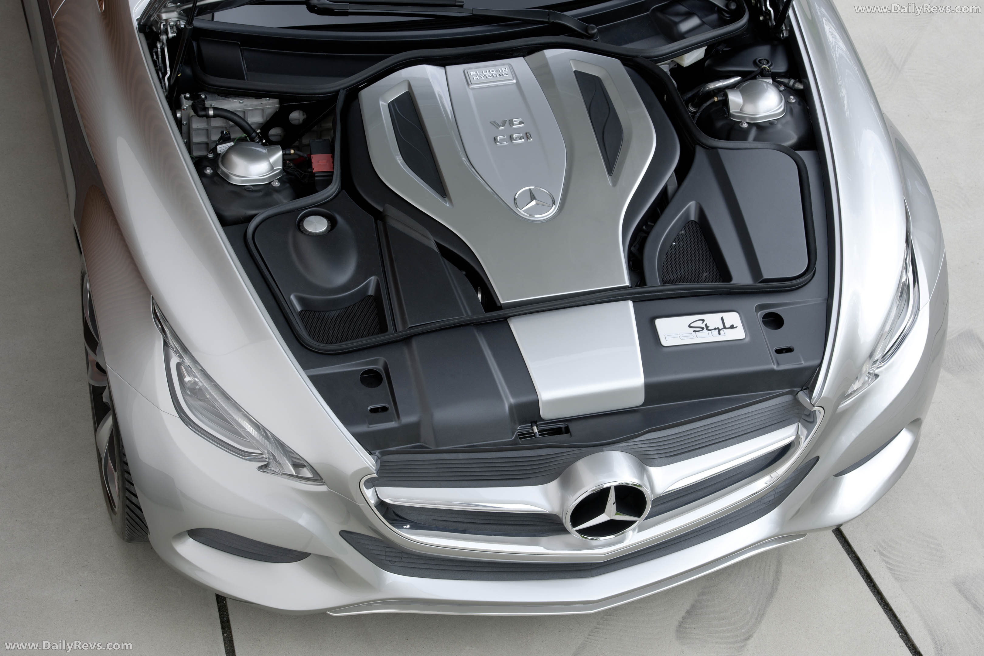 2010 Mercedes-Benz F800 Style Concept Engine