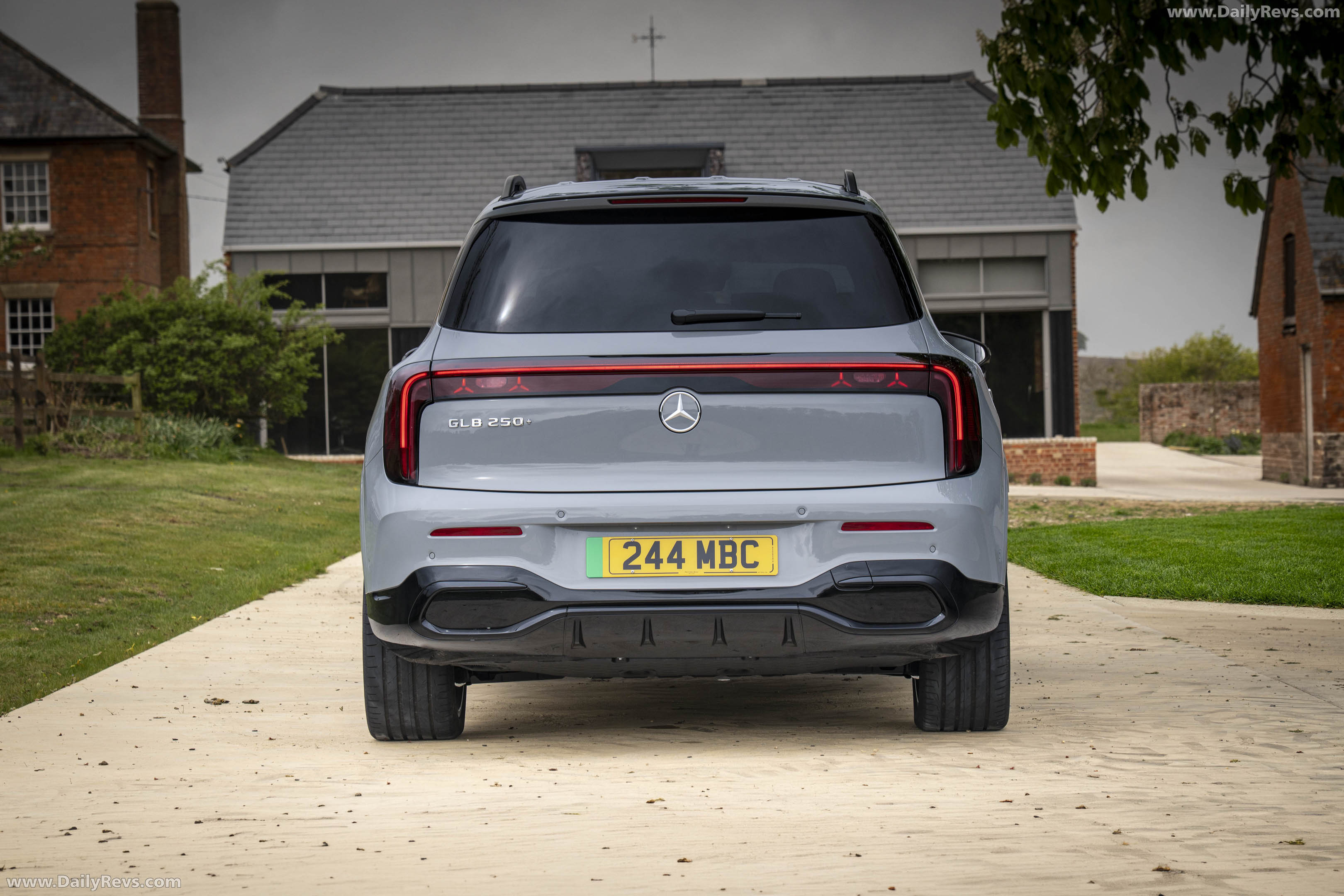 2027 Mercedes-Benz GLB UK Version X247 Rear View