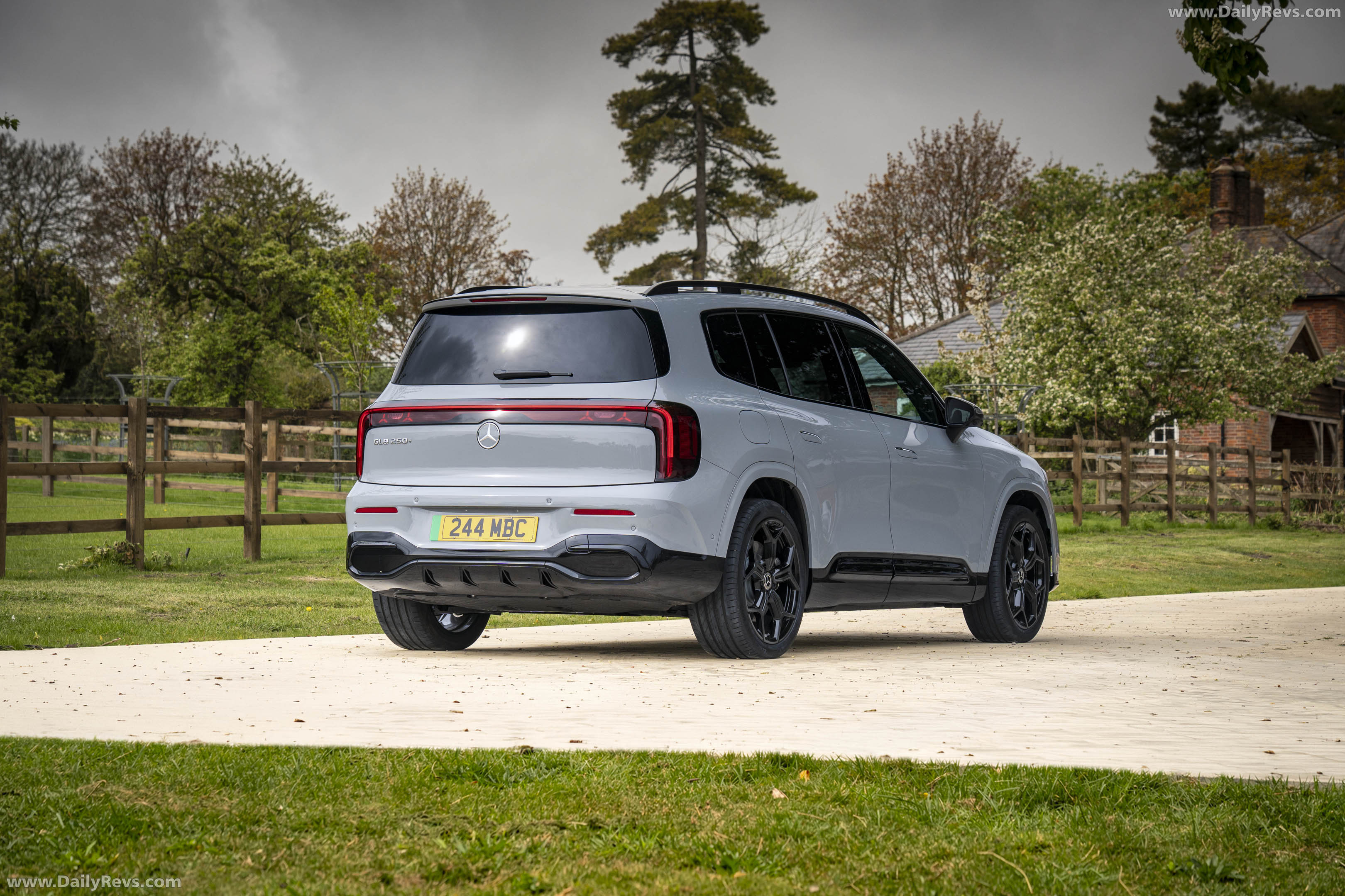 2027 Mercedes-Benz GLB UK Version X247 Rear View