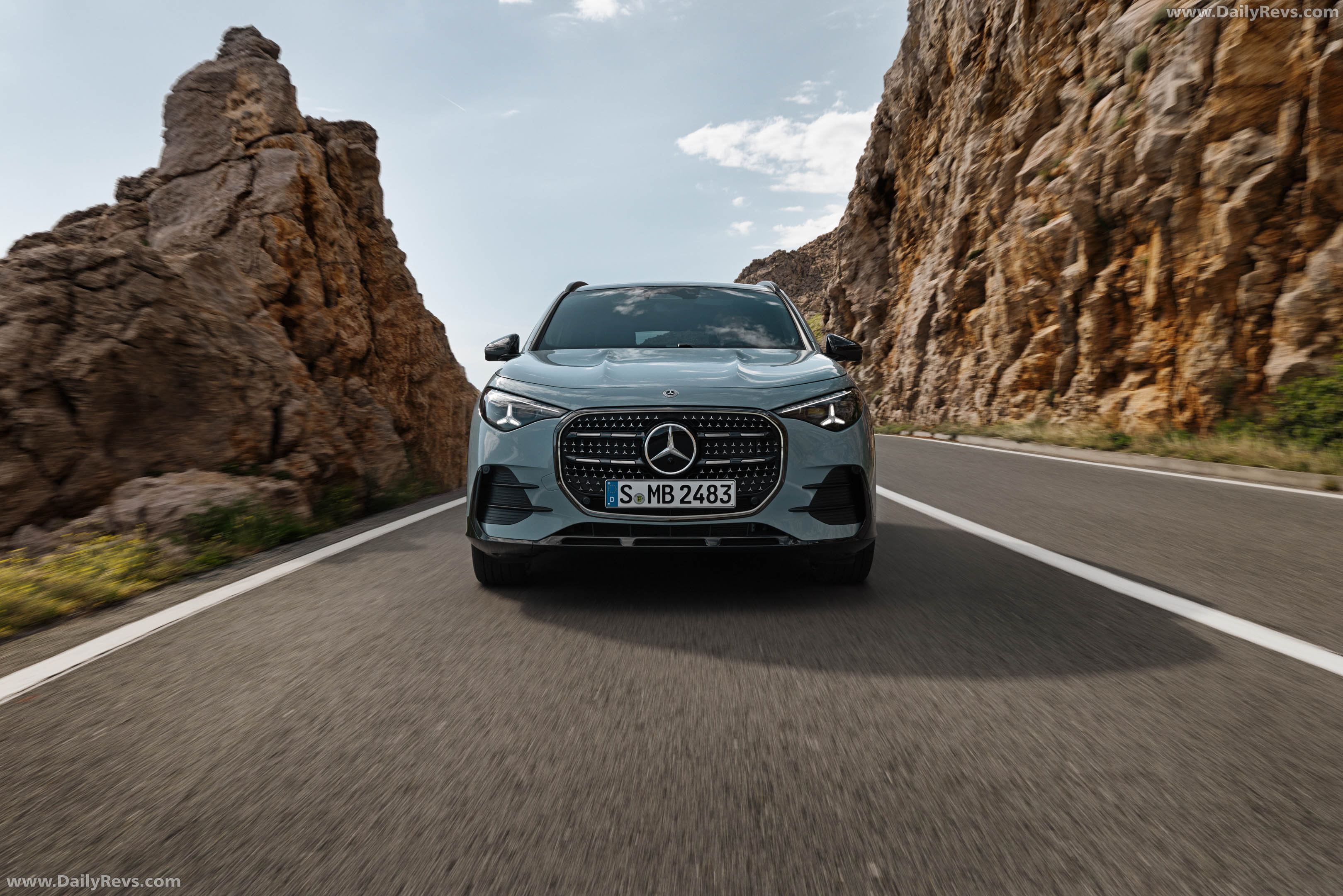2027 Mercedes-Benz GLA Hybrid H247 Front View