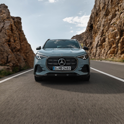 2027 Mercedes-Benz GLA Hybrid H247 Front View