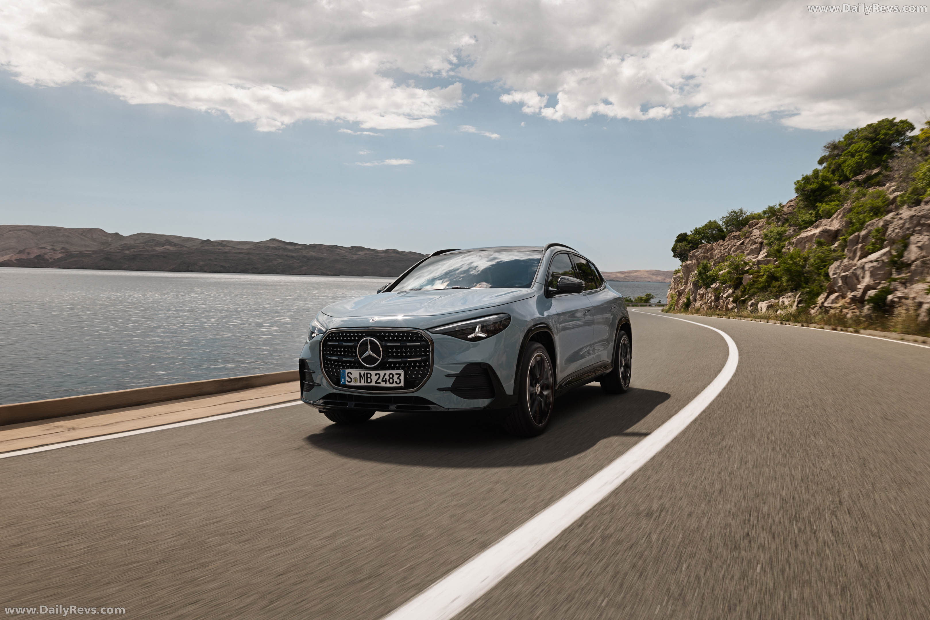 2027 Mercedes-Benz GLA Hybrid H247 Front View