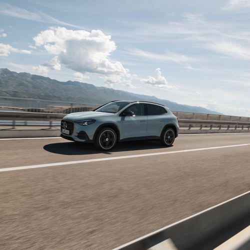 2027 Mercedes-Benz GLA Hybrid H247 Side View