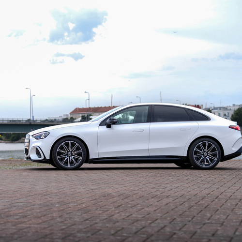 2027 Mercedes-Benz C 400 Electric W540 Side View