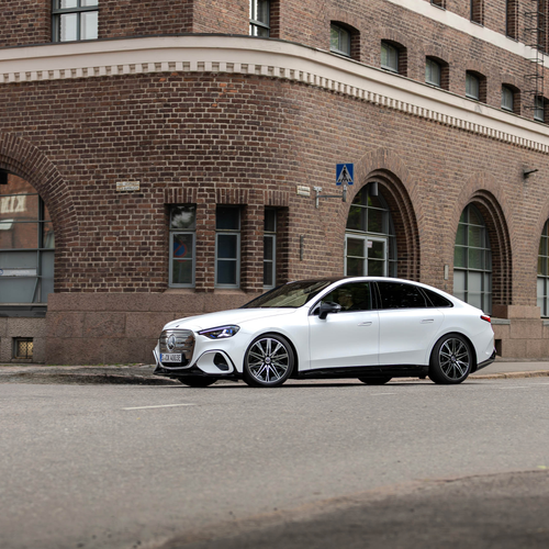 2027 Mercedes-Benz C 400 Electric W540 Side View