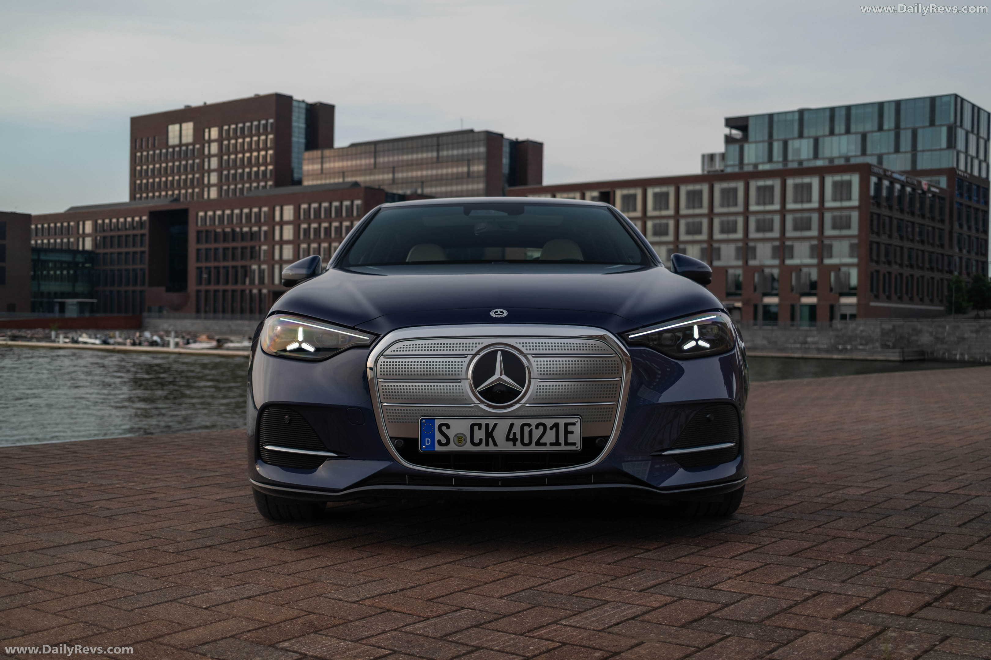 2027 Mercedes-Benz C 400 Electric W540 Twilight Blue Front View